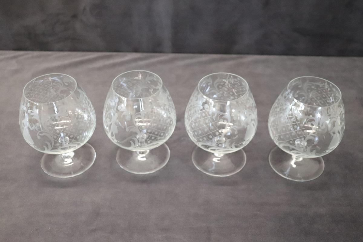 italien Ensemble de quatre verres vénitiens cognac à décor raffiné en vente