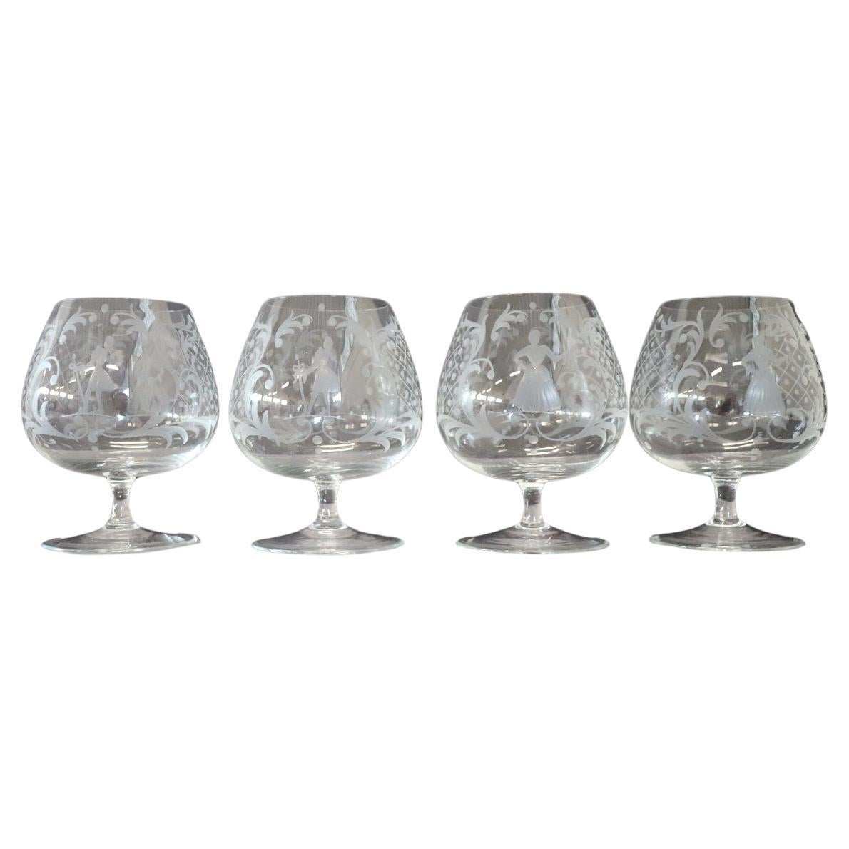 Juego de cuatro copas de coñac venecianas con decoración refinada