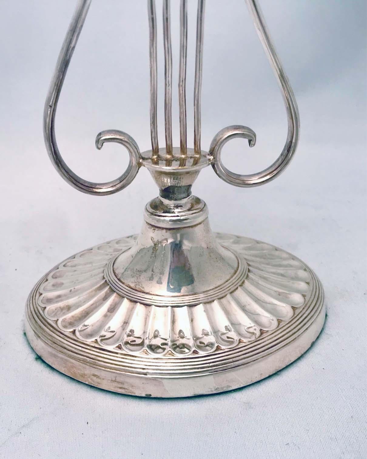 Set of Four Victorian  Neo-Classical Revival Lyre-Shaped  Candlesticks In Good Condition For Sale In Montreal, QC