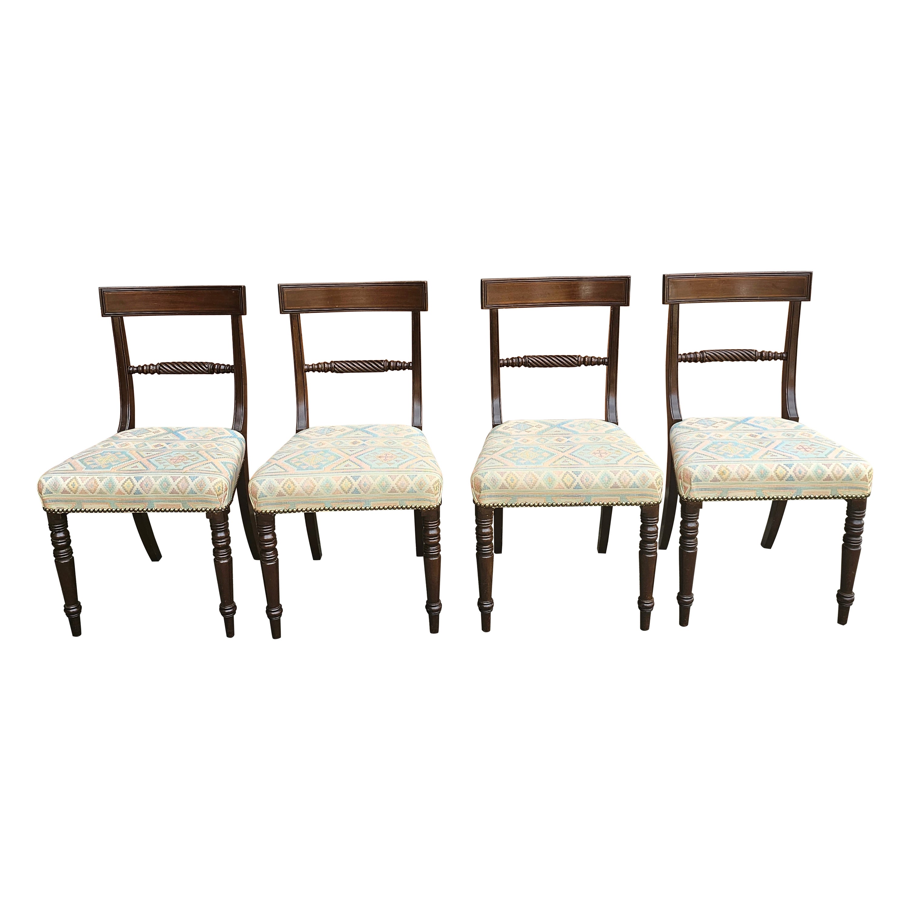 Set di quattro sedie laterali imbottite in noce di epoca vittoriana