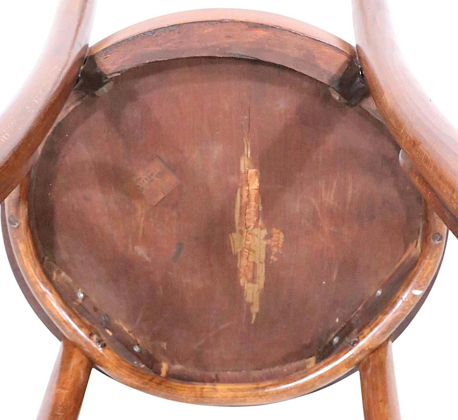 Satz von vier Wiener Secessionisten Bugholz Cafe Bistro Esszimmerstühle von J J Kohn im Zustand „Gut“ im Angebot in New York, NY