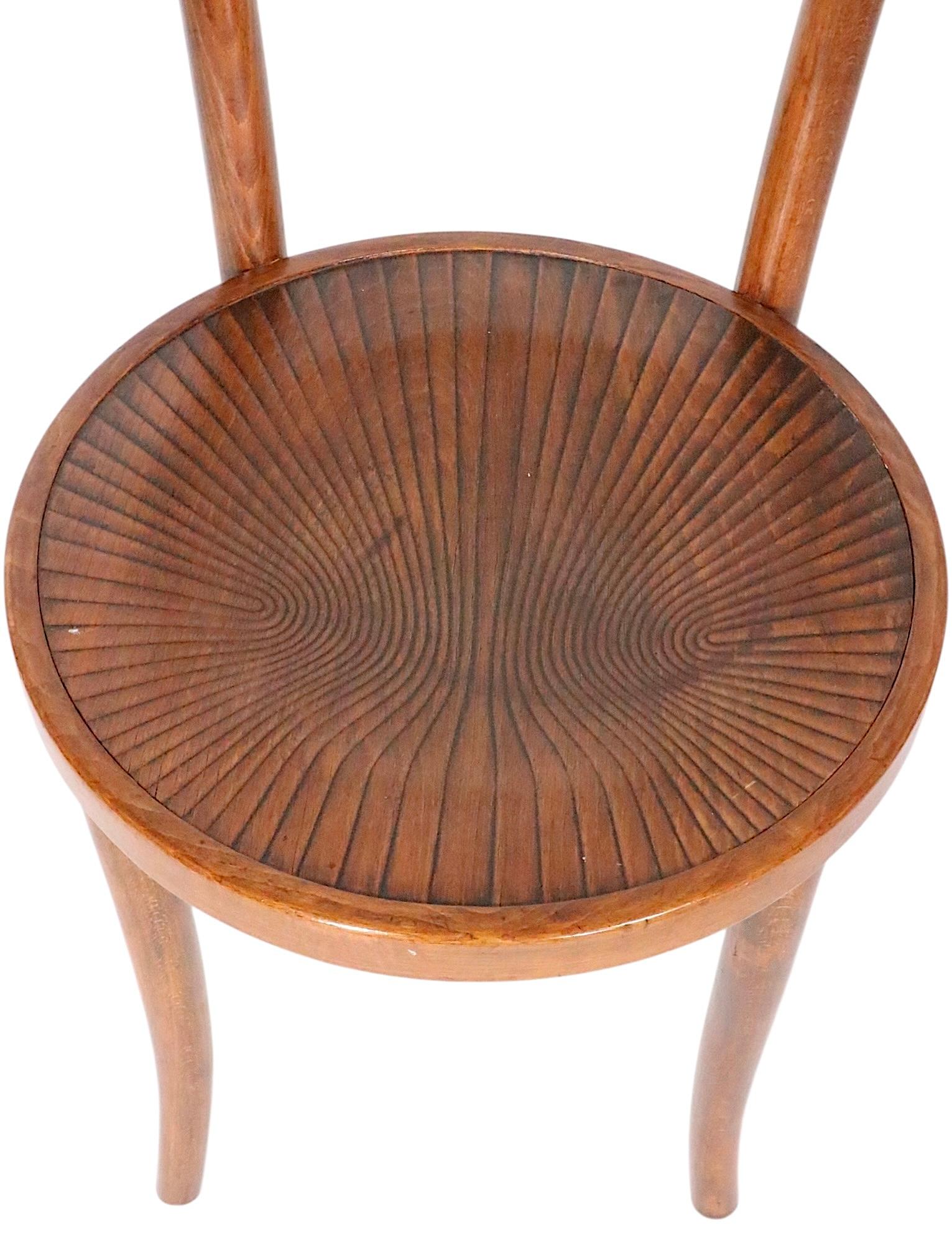 Satz von vier Wiener Secessionisten Bugholz Cafe Bistro Esszimmerstühle von J J Kohn (Buchenholz) im Angebot