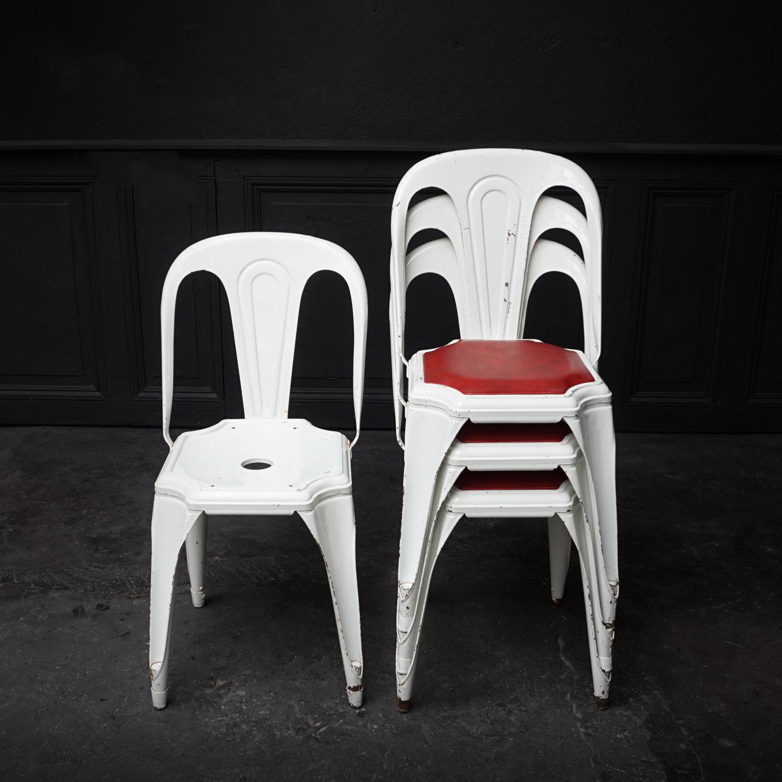 Métal Ensemble de quatre chaises de terrasse empilables en fibre de verre industrielle belge des années 1950 en vente