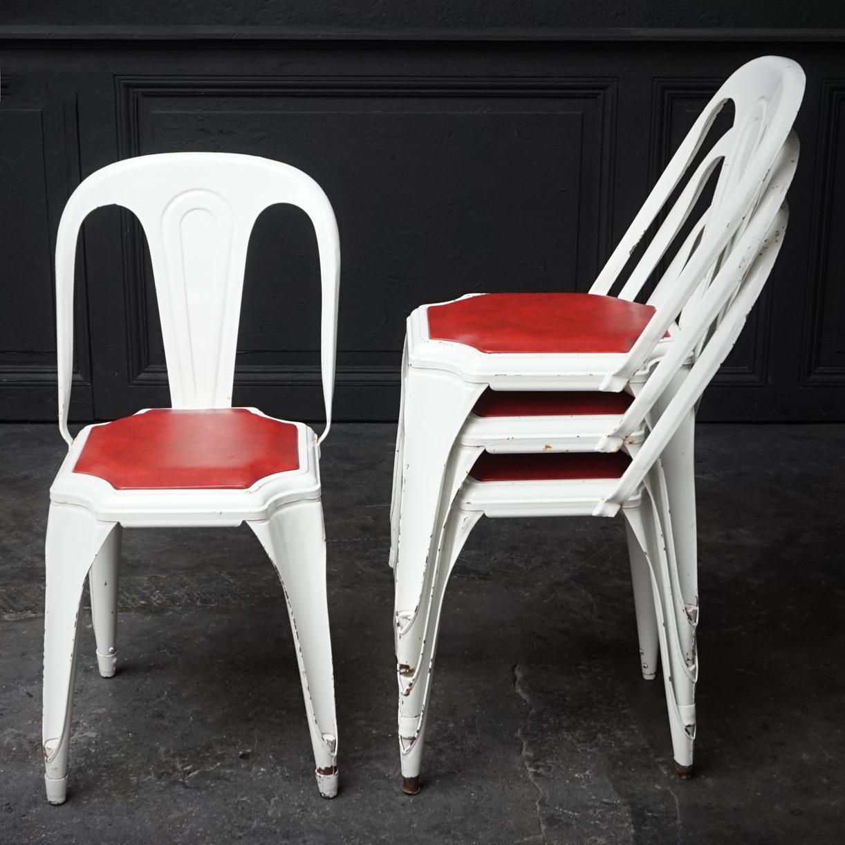 Ensemble de quatre chaises de terrasse empilables en fibre de verre industrielle belge des années 1950 en vente 3