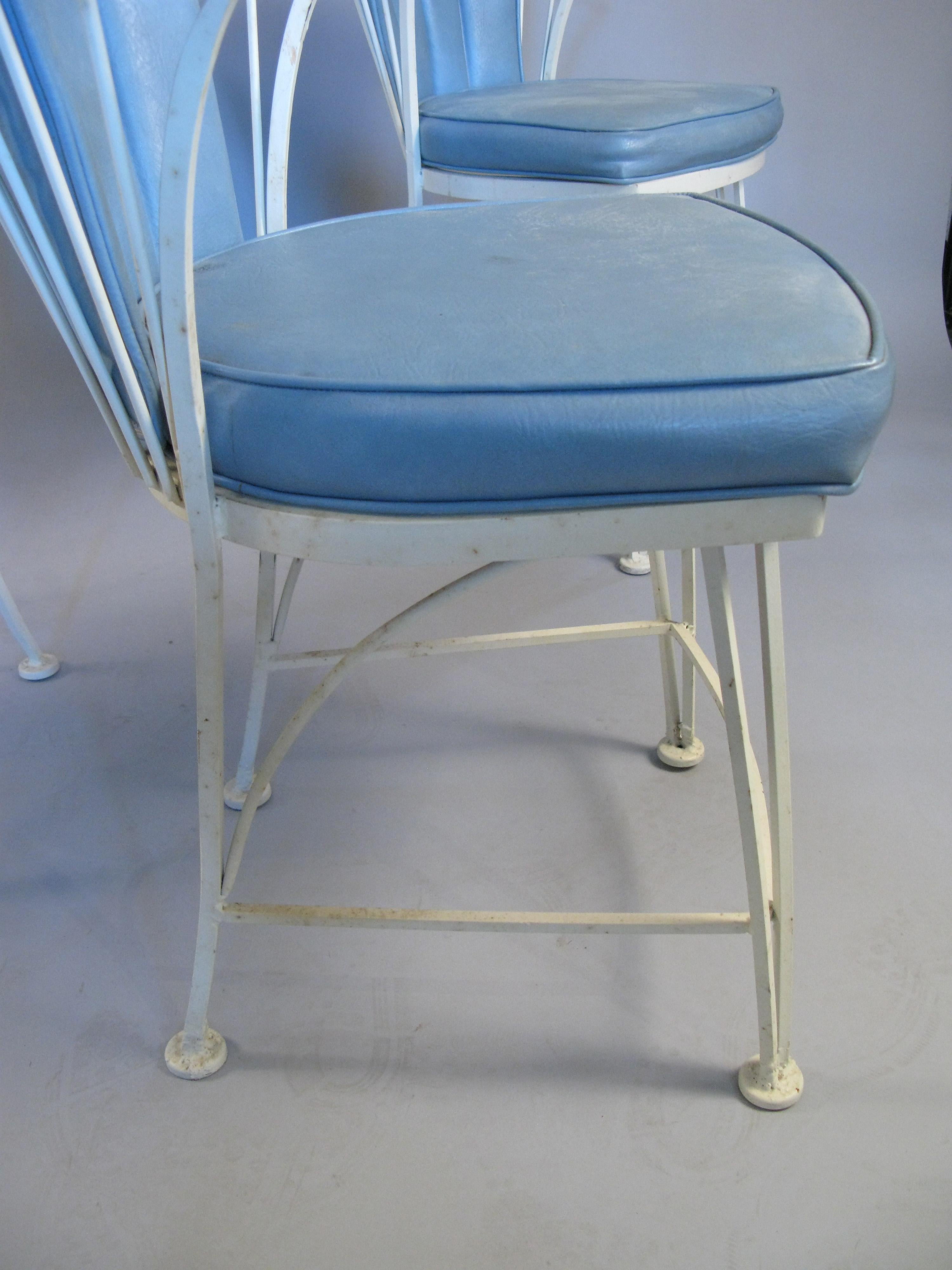 Mid-Century Modern Set of Four Vintage 1950s Woodard Pinecrest Chairs