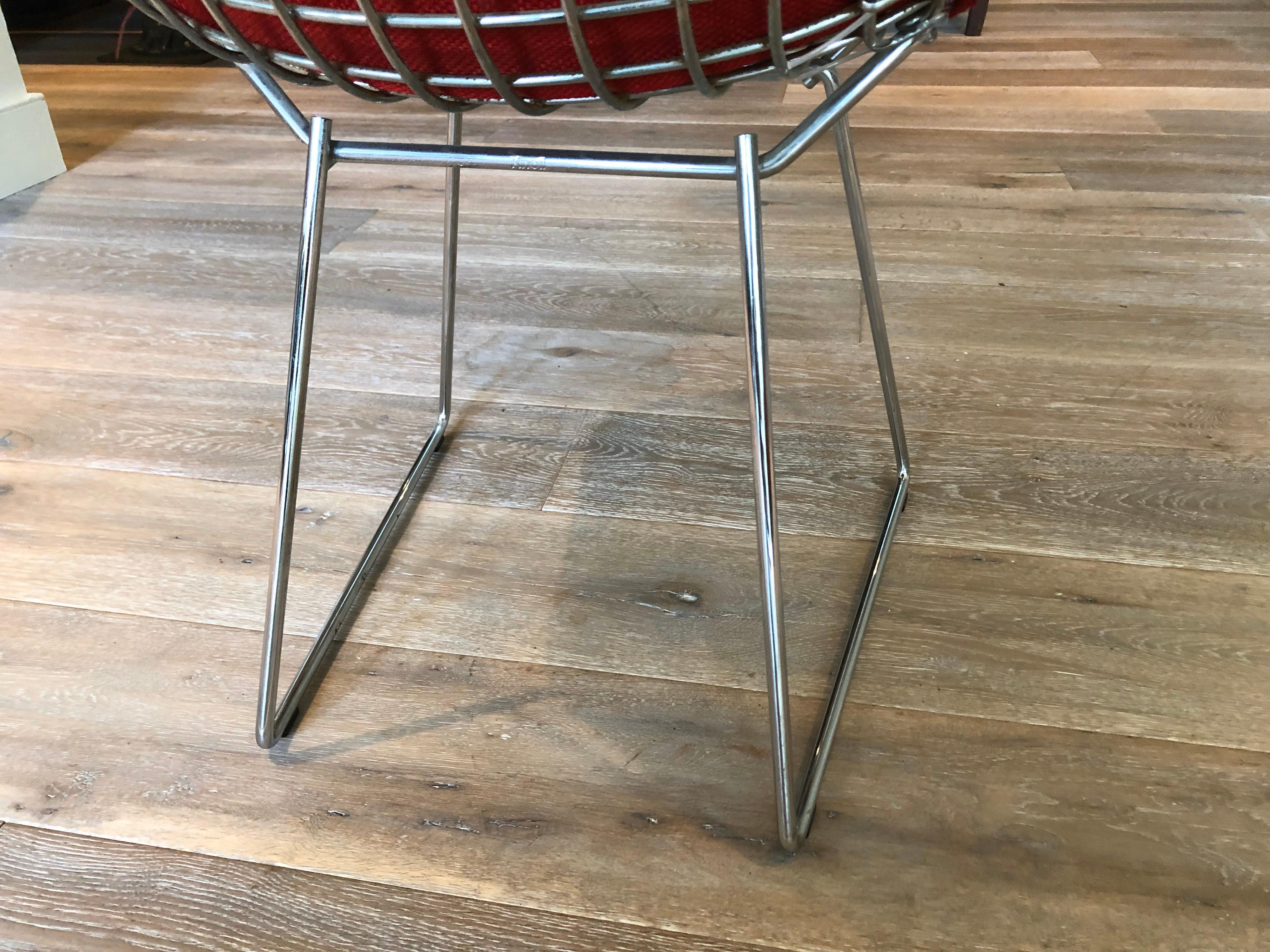 Set of Four Vintage Bertoia Chairs For Sale 1