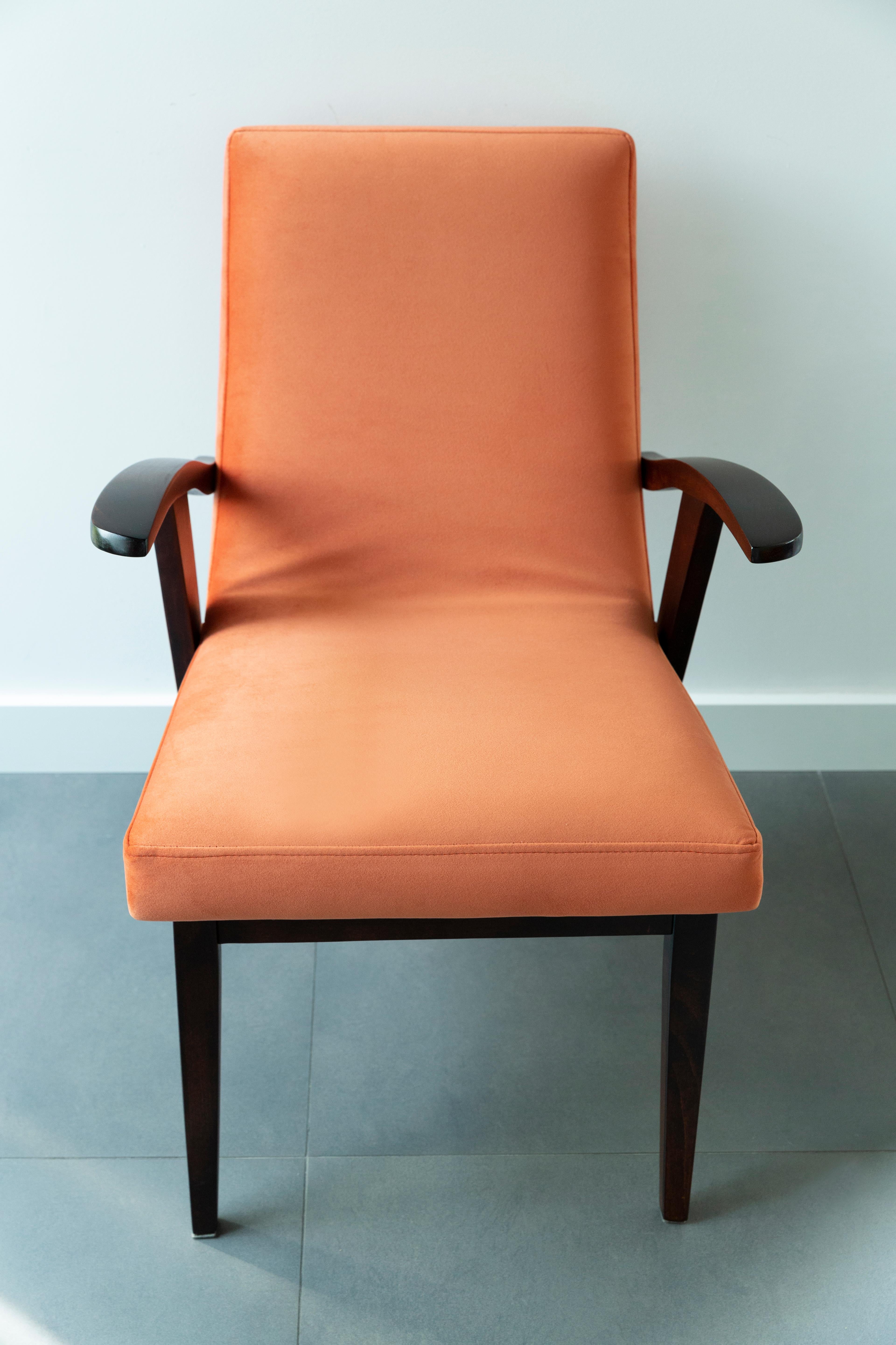 Set of Four Vintage Chairs in Orange Velvet by Mieczyslaw Puchala, 1960s For Sale 2