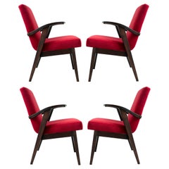 Ensemble de quatre chaises vintage en velours rouge de Mieczyslaw Puchala, années 1960