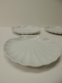 Set of Four Vintage Coastal Scallop Seashell Shaped Plates