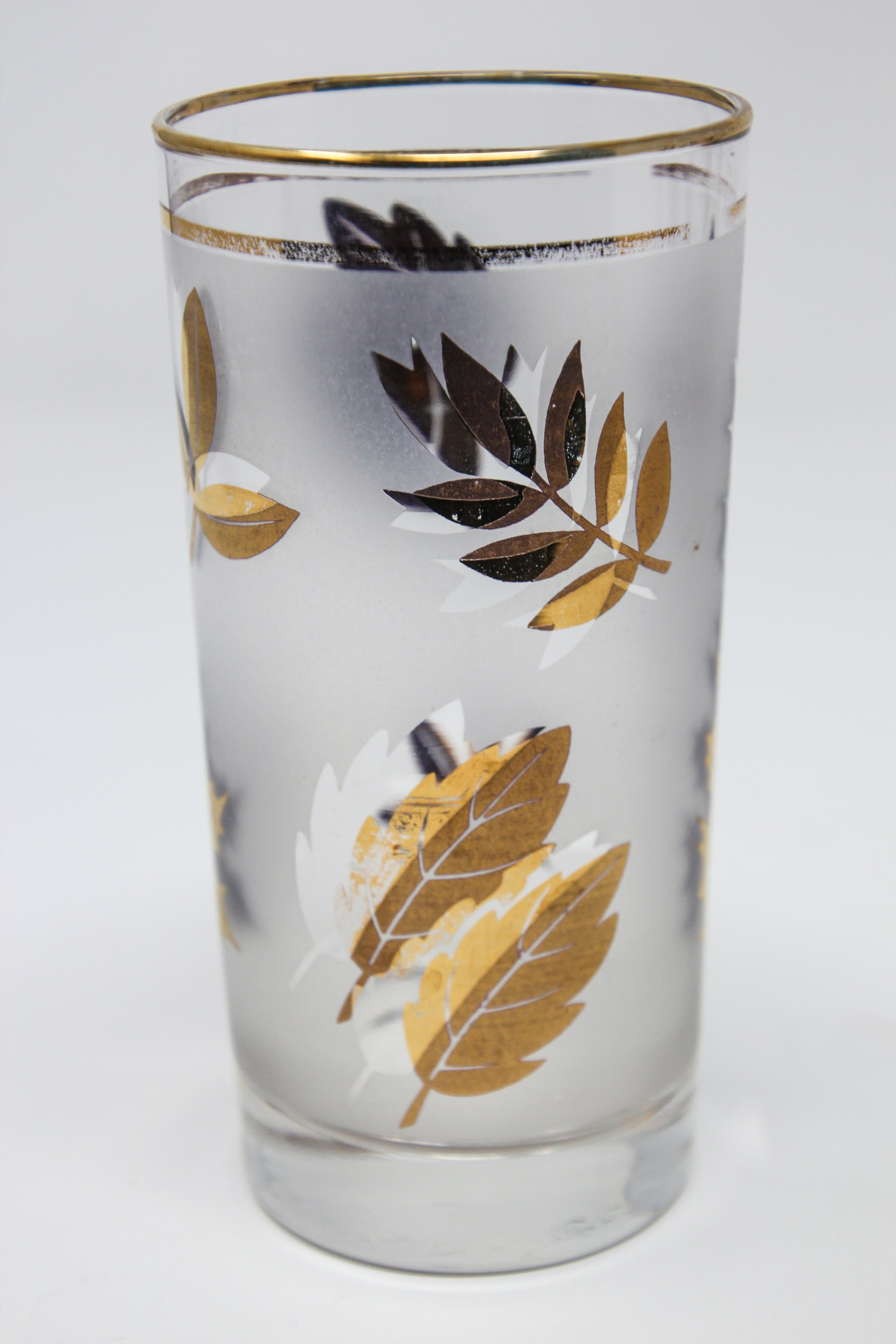 Ensemble de quatre verres à cocktail vintage Libbey avec motif de feuille d'or en vente 3