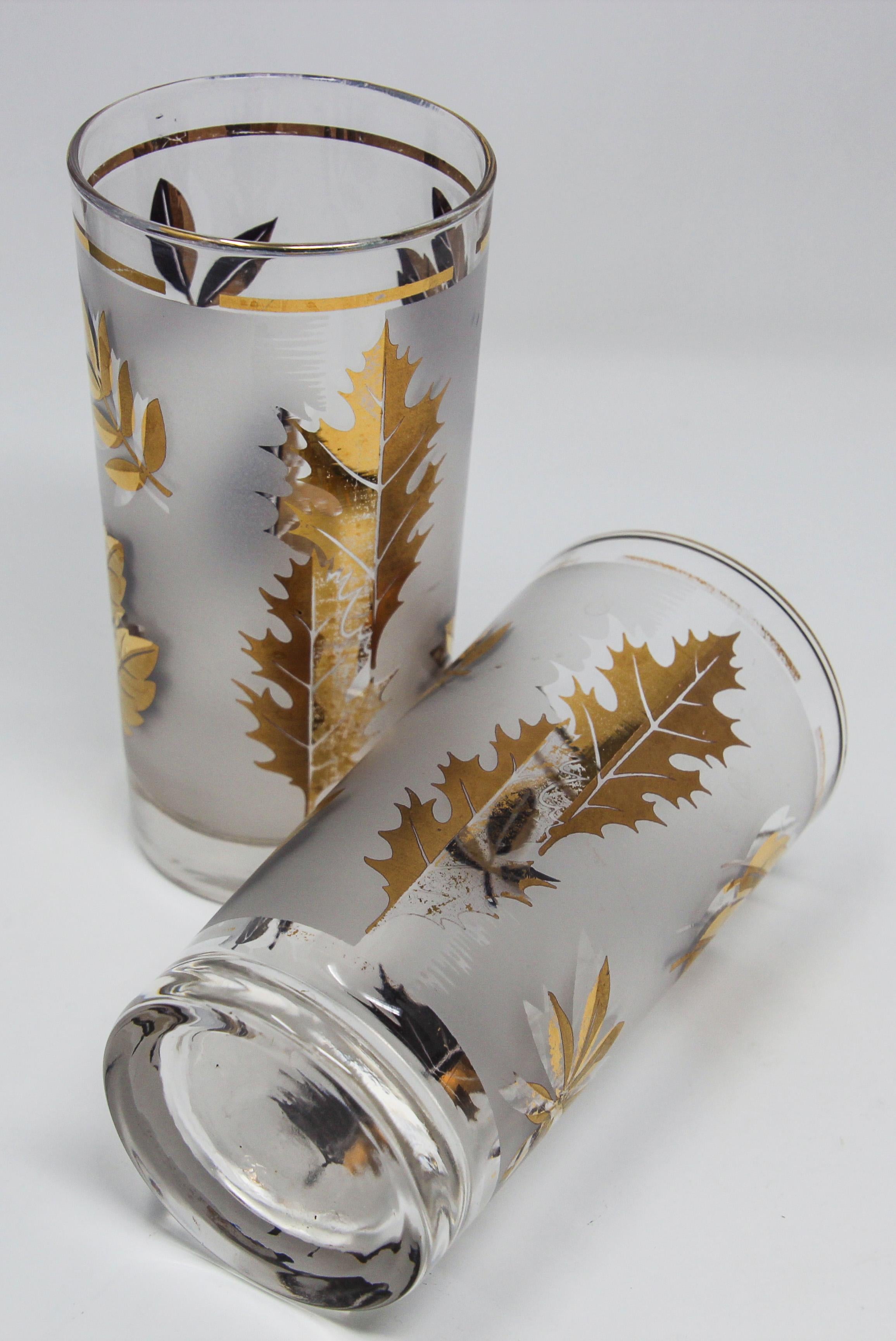 Set of Four Vintage Cocktail Glasses by Libbey with Gold Leaf Design For Sale 4