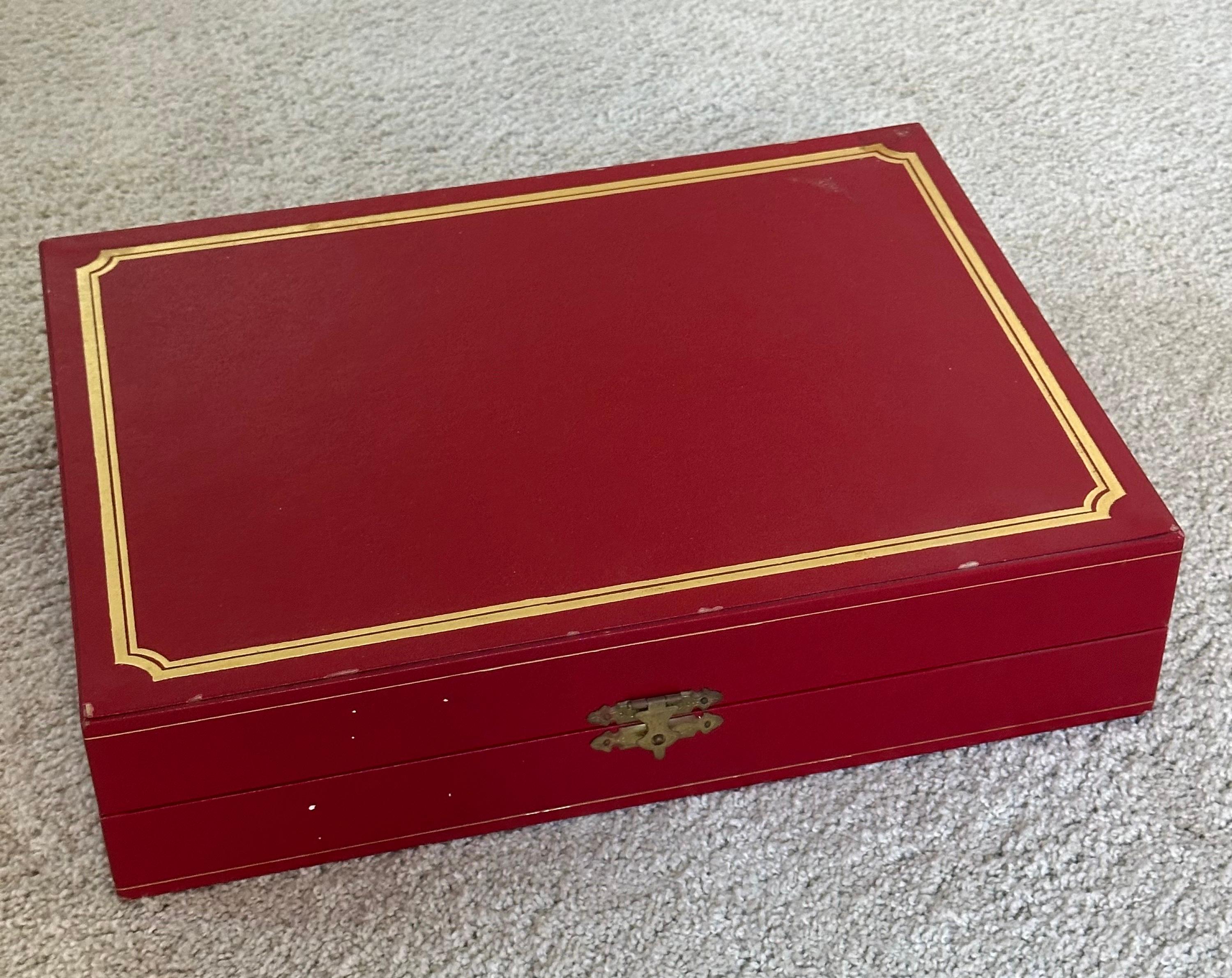 Set of Four Vintage Crystal Champagne Flutes in Original Red Box by Cartier For Sale 6