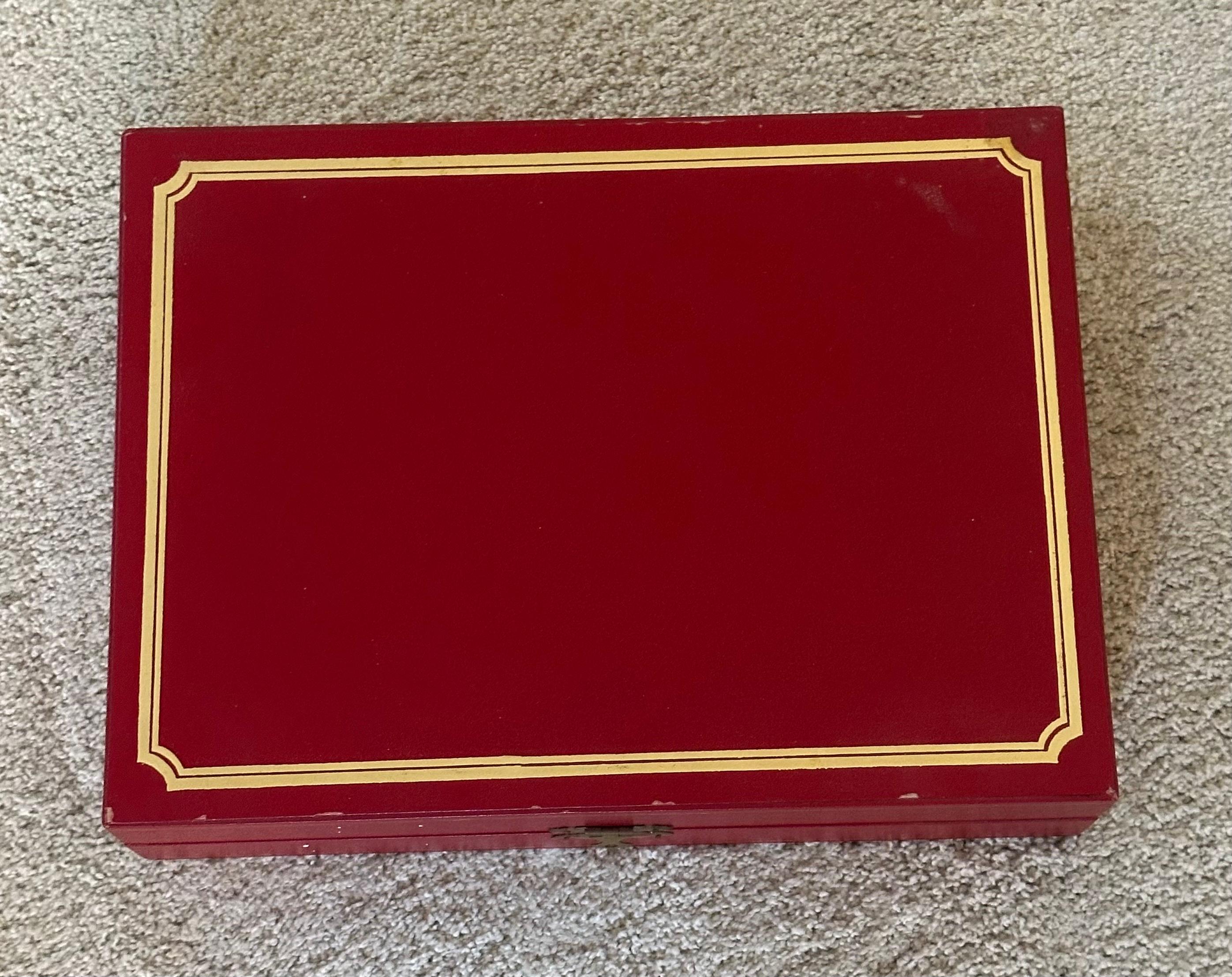 Set of Four Vintage Crystal Champagne Flutes in Original Red Box by Cartier For Sale 7