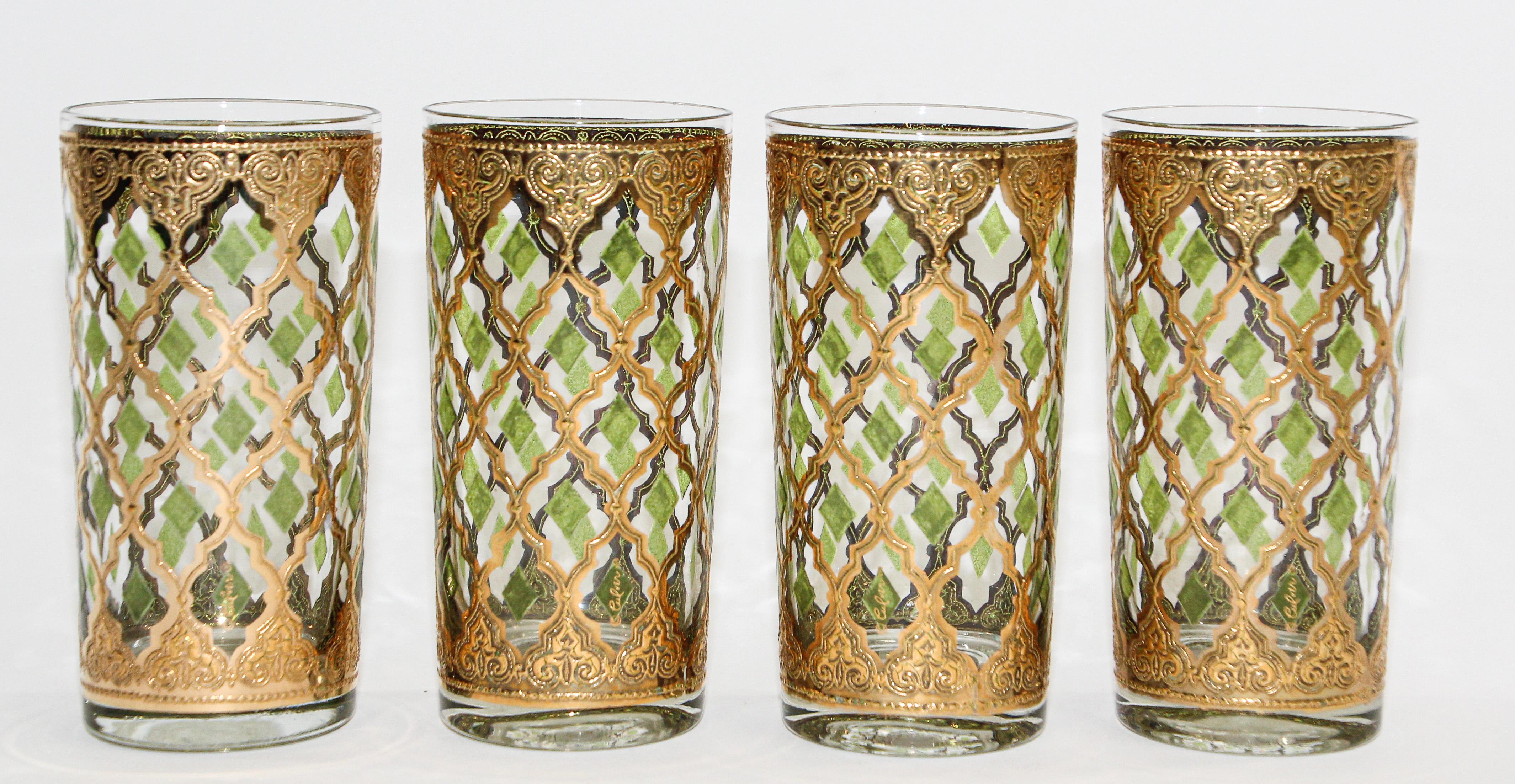 Elegant vintage mid-century Culver barware glasses with Valencia pattern in a gold leaf finish.
Set includes 4 Culver highball glasses in Valencia Moorish style design.
This fabulous vintage Culver set of barware with 22-carat gold decoration is