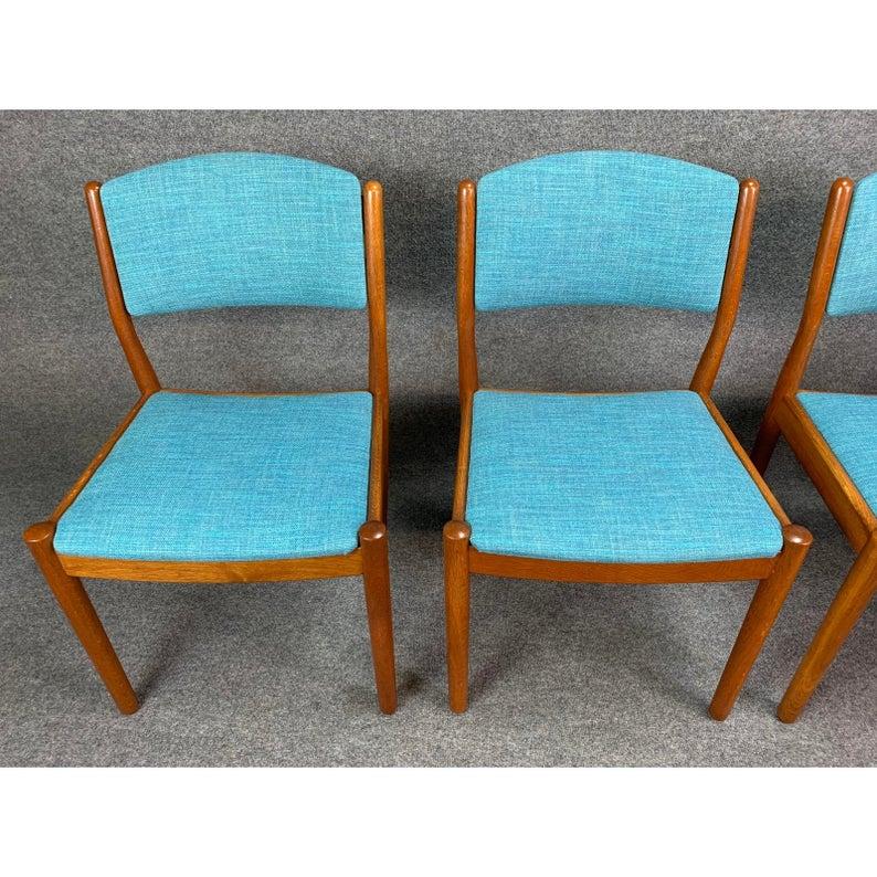 Set of Four Vintage Danish Mid-Century Modern Oak Dining Chairs by Poul Volther For Sale 2