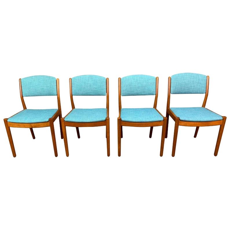 Set of Four Vintage Danish Mid-Century Modern Oak Dining Chairs by Poul Volther For Sale