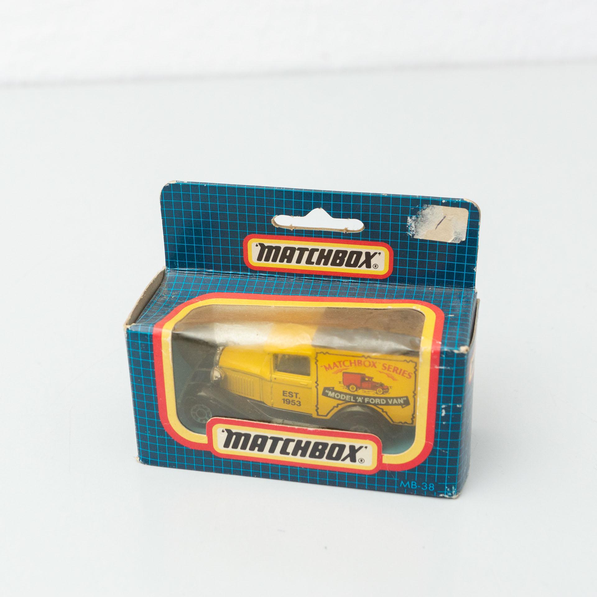 Set of Four Vintage Ford Match Box Car Toys, circa 1960 For Sale 2