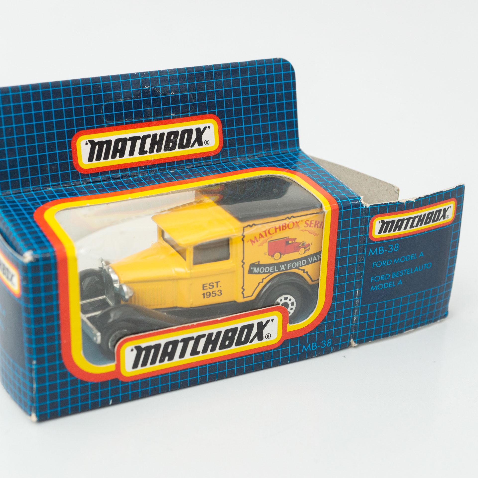 Set of Four Vintage Ford Match Box Car Toys, circa 1960 For Sale 7