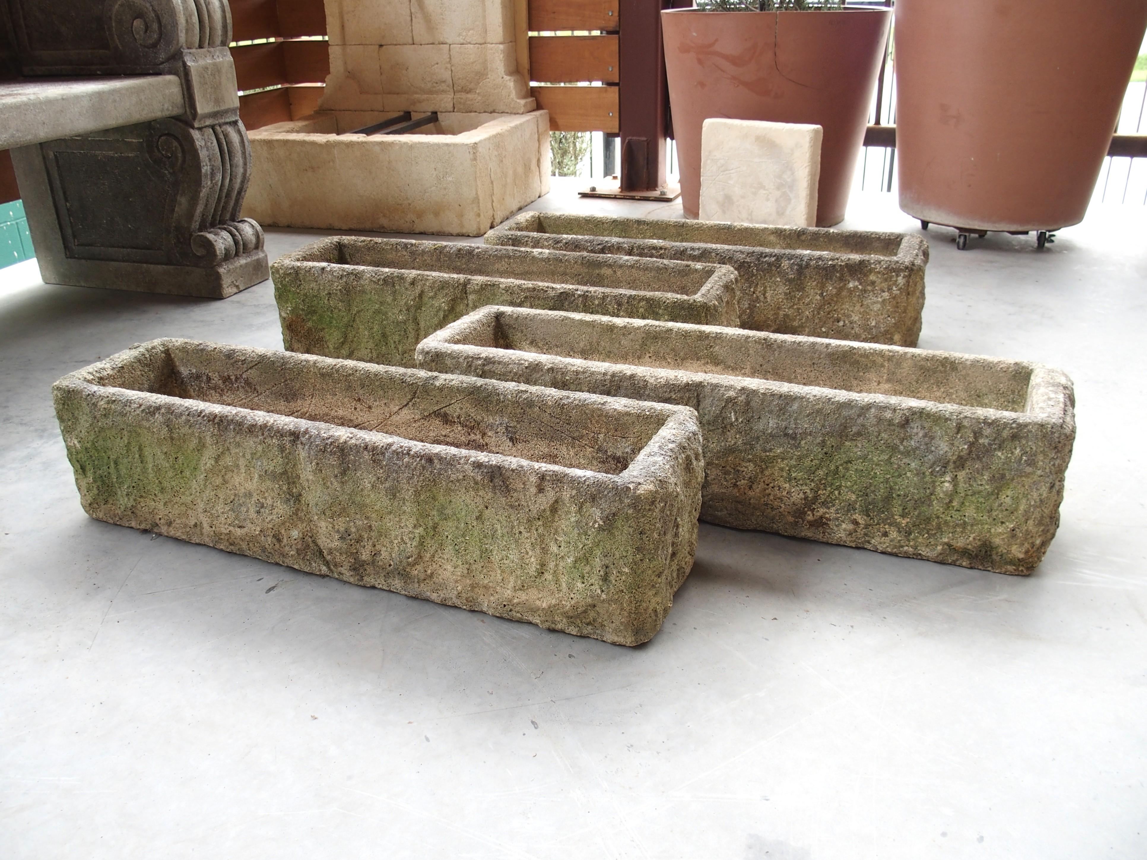 Ensemble de quatre jardinières de jardin vintage françaises en pierre artificielle en vente 5