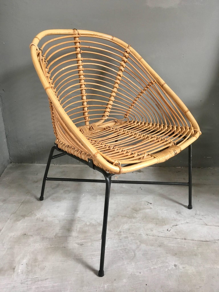 Set of Four Vintage French Wicker and Rattan Chairs In Excellent Condition For Sale In Los Angeles, CA