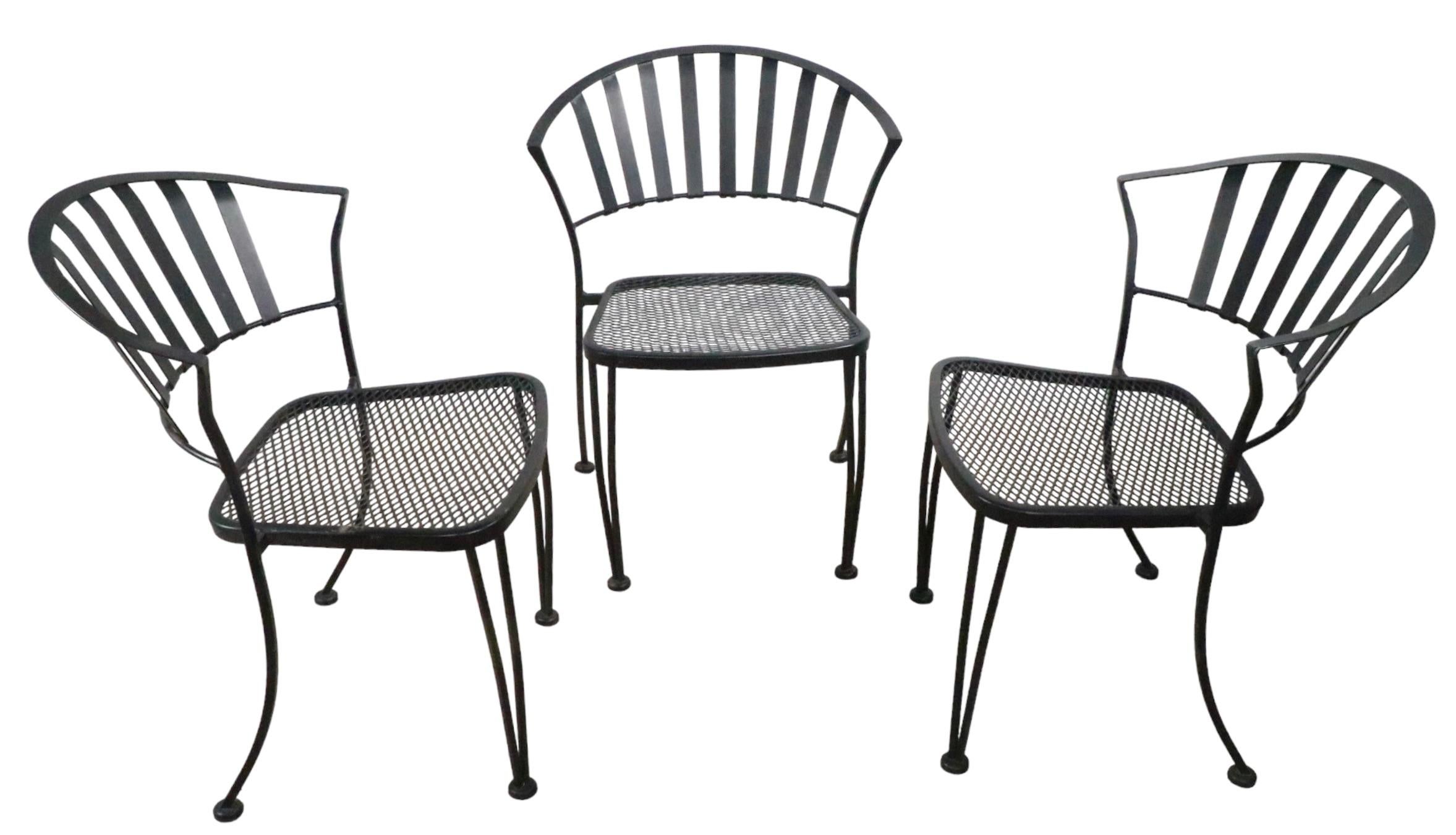 American Set of Four Vintage Garden Patio Poolside Metal Strap Dining Chairs For Sale