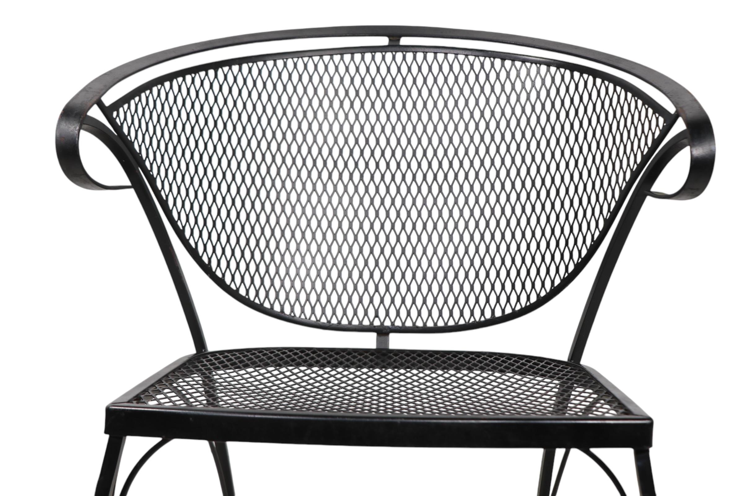 Satz von vier Vintage Garten Patio Poolside Schmiedeeisen  Esszimmerstühle von Woodard im Angebot 7