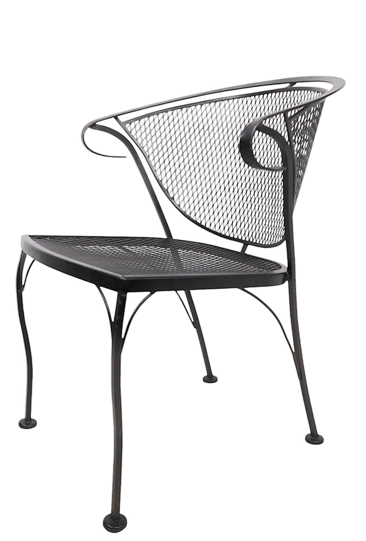 Satz von vier Vintage Garten Patio Poolside Schmiedeeisen  Esszimmerstühle von Woodard im Zustand „Gut“ im Angebot in New York, NY
