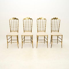 Satz von vier italienischen Chiavari-Esszimmerstühlen aus massivem Messing im Vintage-Stil