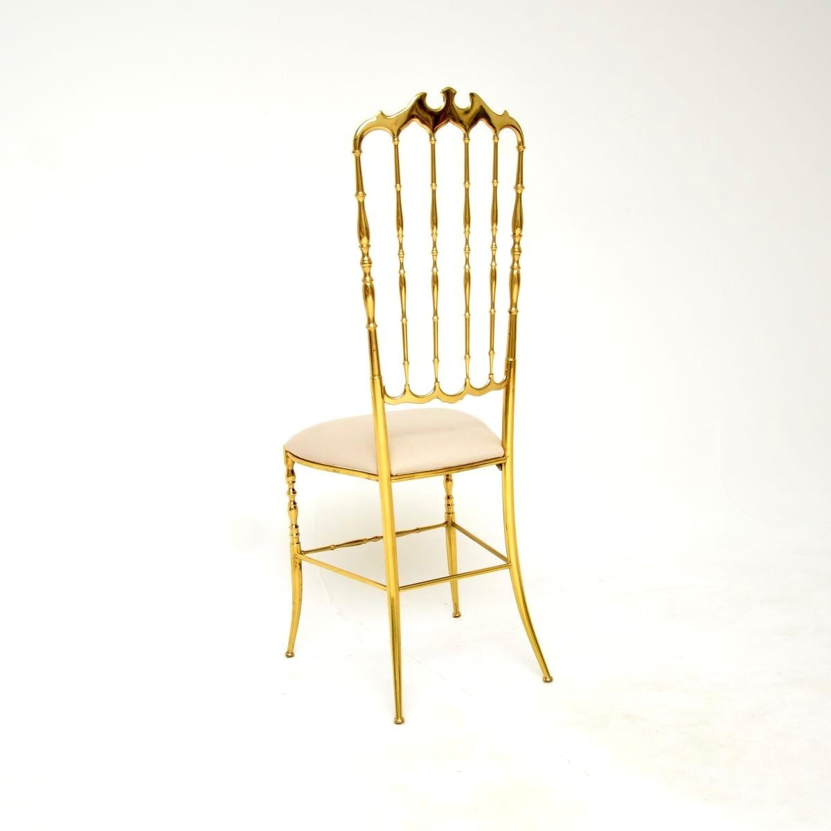 Set di quattro sedie da pranzo Chiavari d'epoca in ottone massiccio in vendita 1