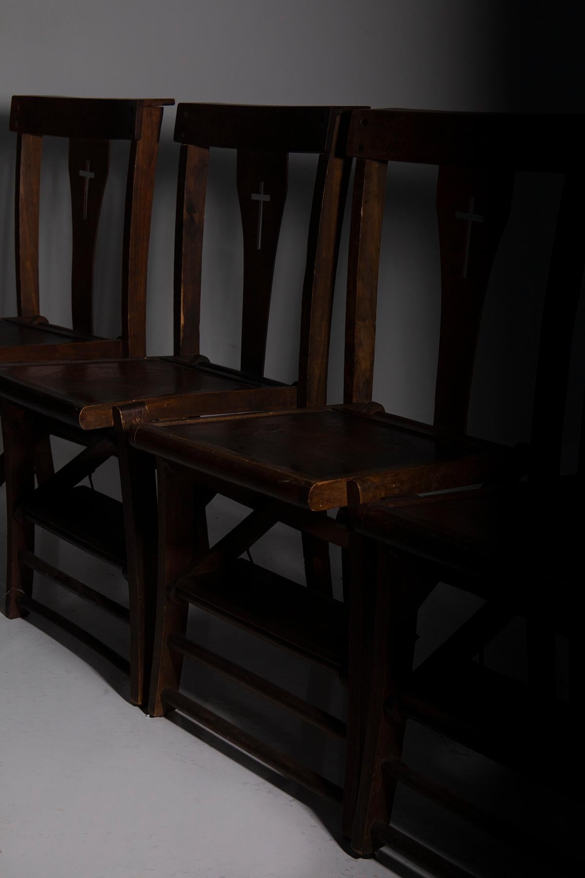 Mid-20th Century Set of four vintage Italian ecclesiastical chairs with kneeler For Sale