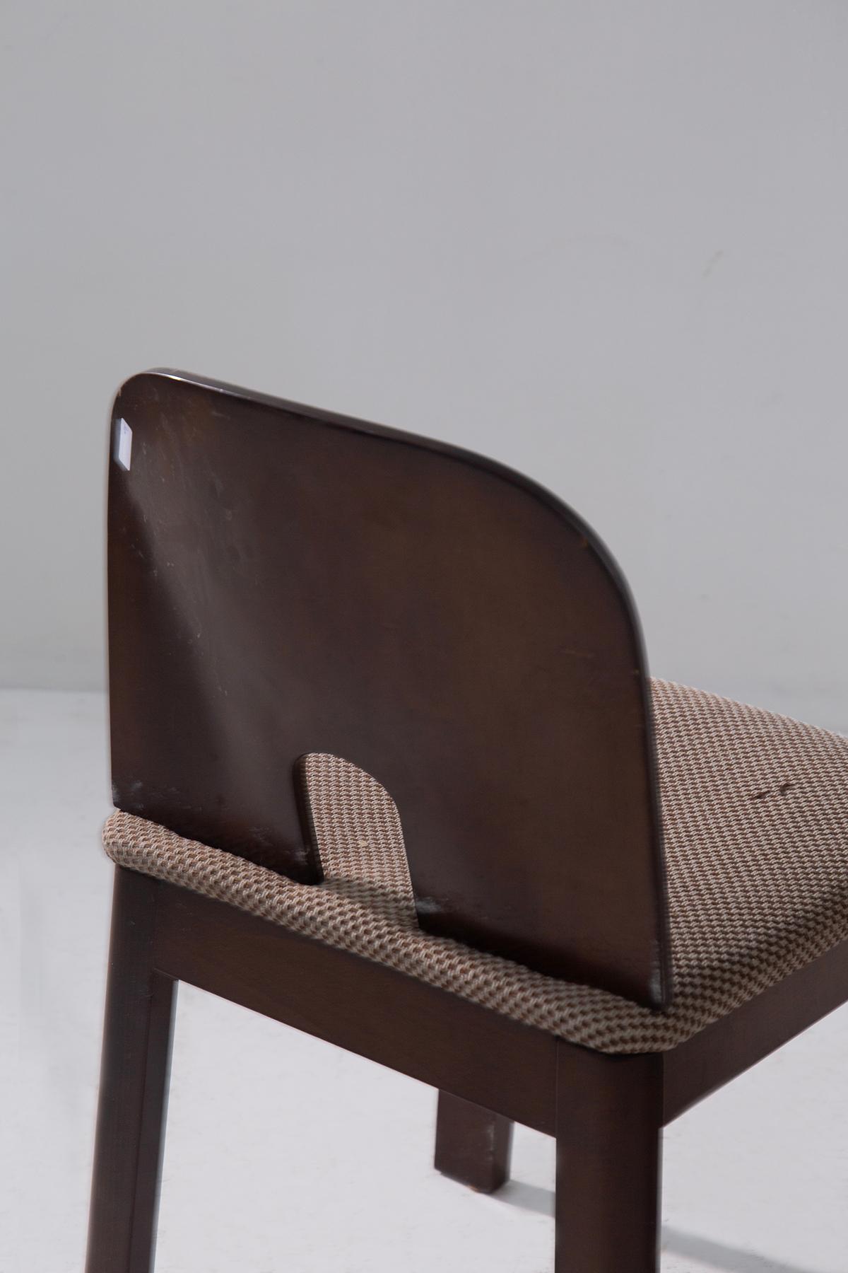 Set of four vintage Italian sculptural and iconic chairs For Sale 4