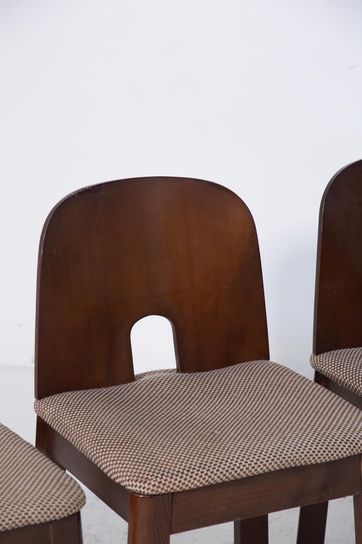 Late 20th Century Set of four vintage Italian sculptural and iconic chairs For Sale