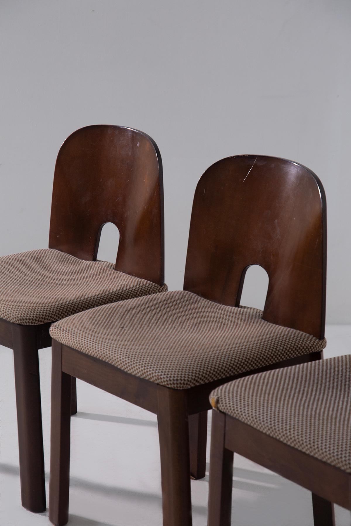 Set of four vintage Italian sculptural and iconic chairs For Sale 1