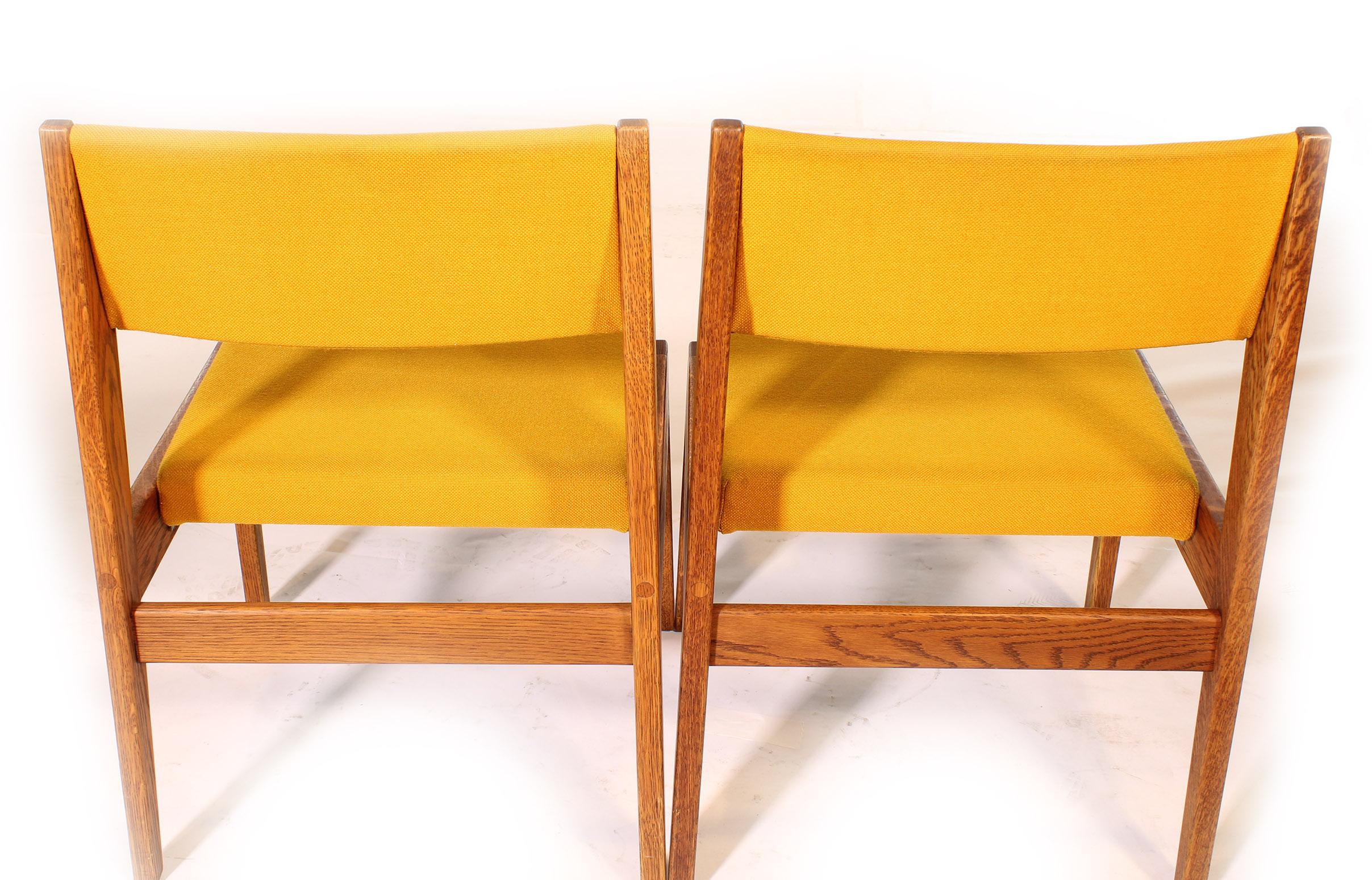 Set of Four Vintage Jens Risom Side Chairs 5
