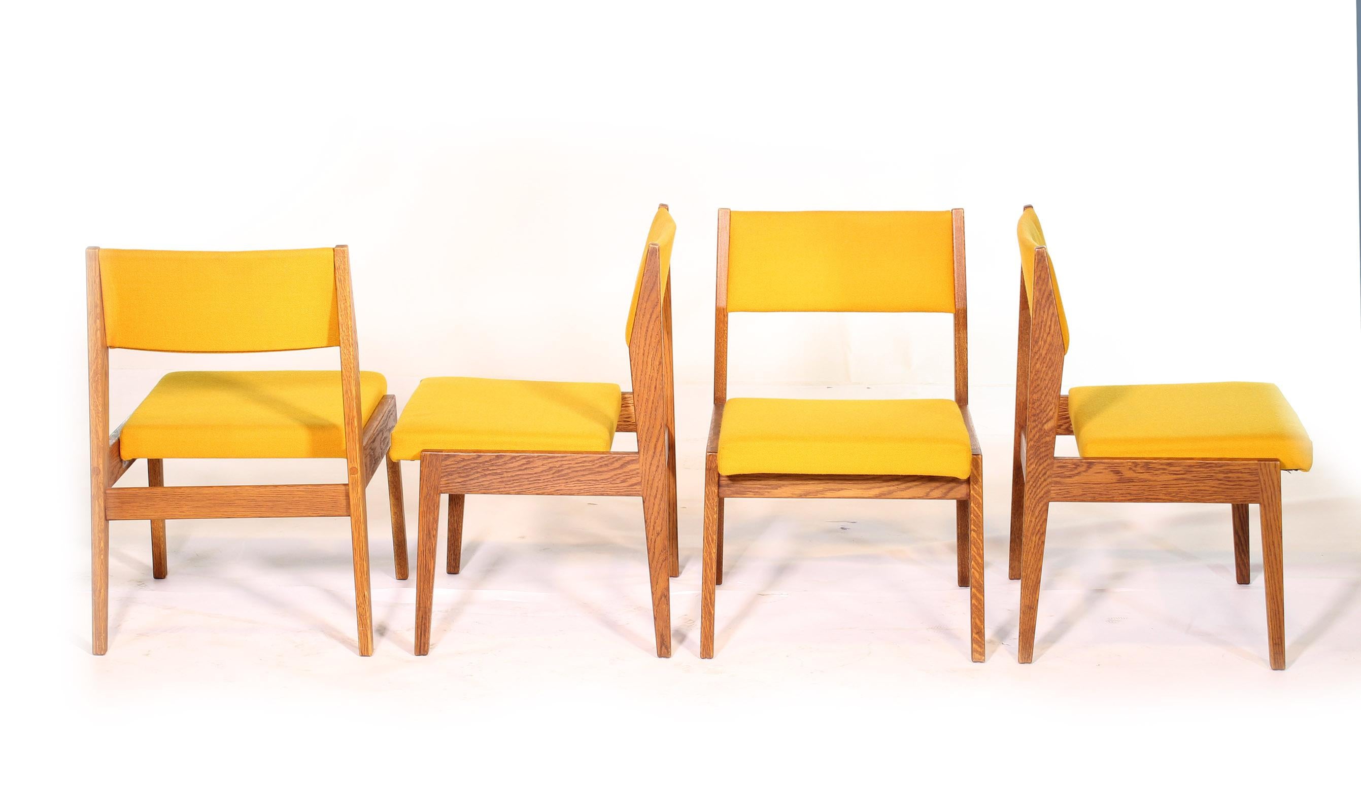 Set of Four Vintage Jens Risom Side Chairs 9