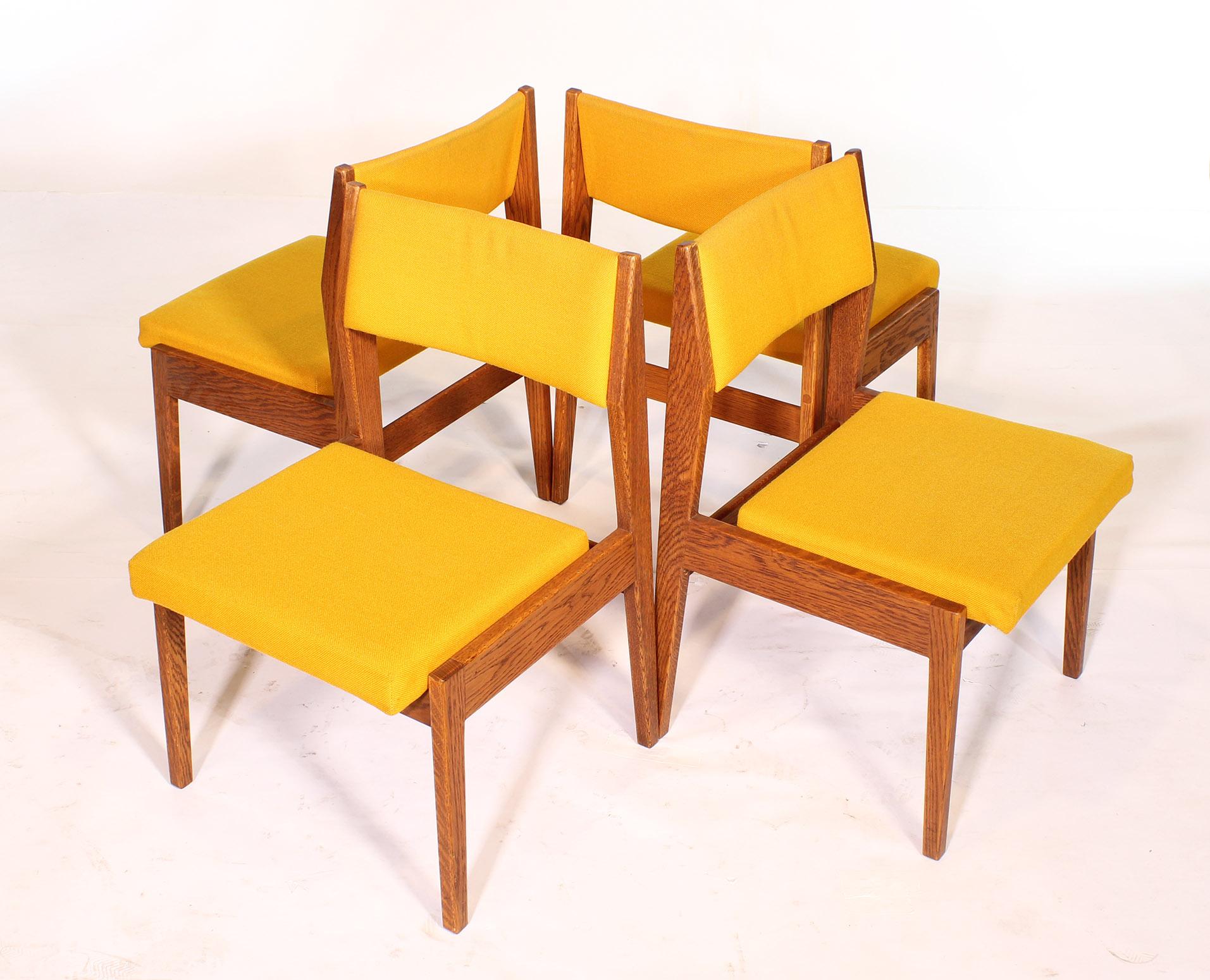 Set of Four Vintage Jens Risom Side Chairs 11
