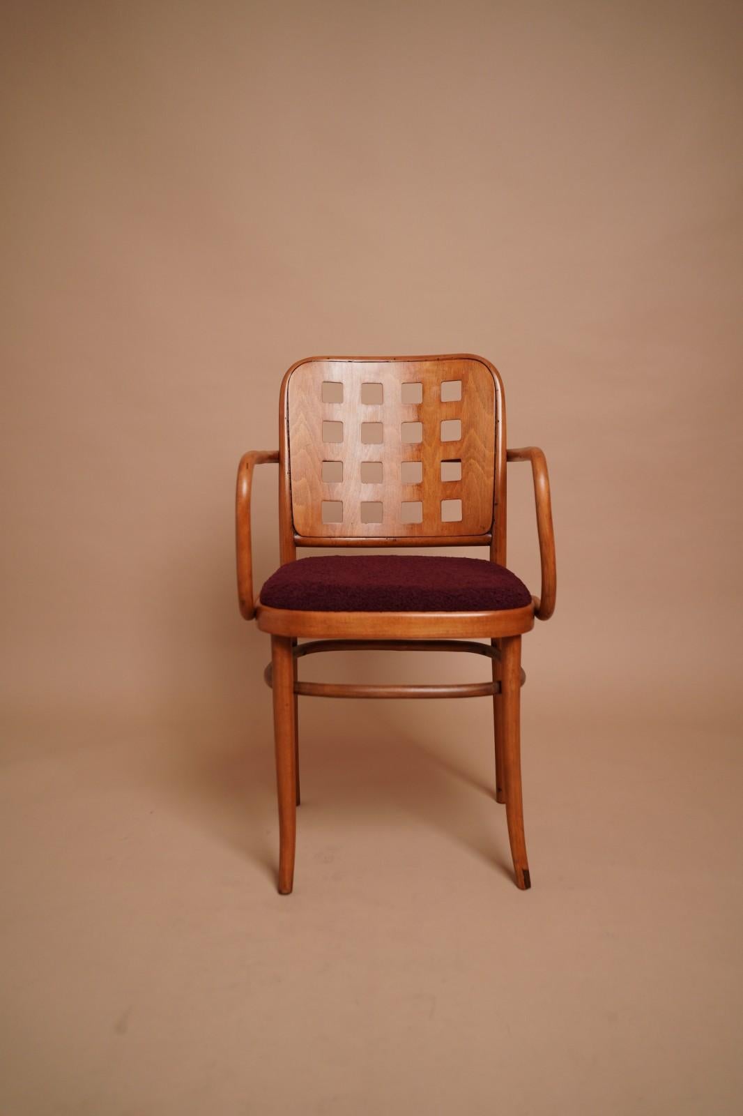 Bentwood Set of Four Vintage Josef Hoffmann Prague 811 Chair Made by STOL Kamnik 1960s For Sale