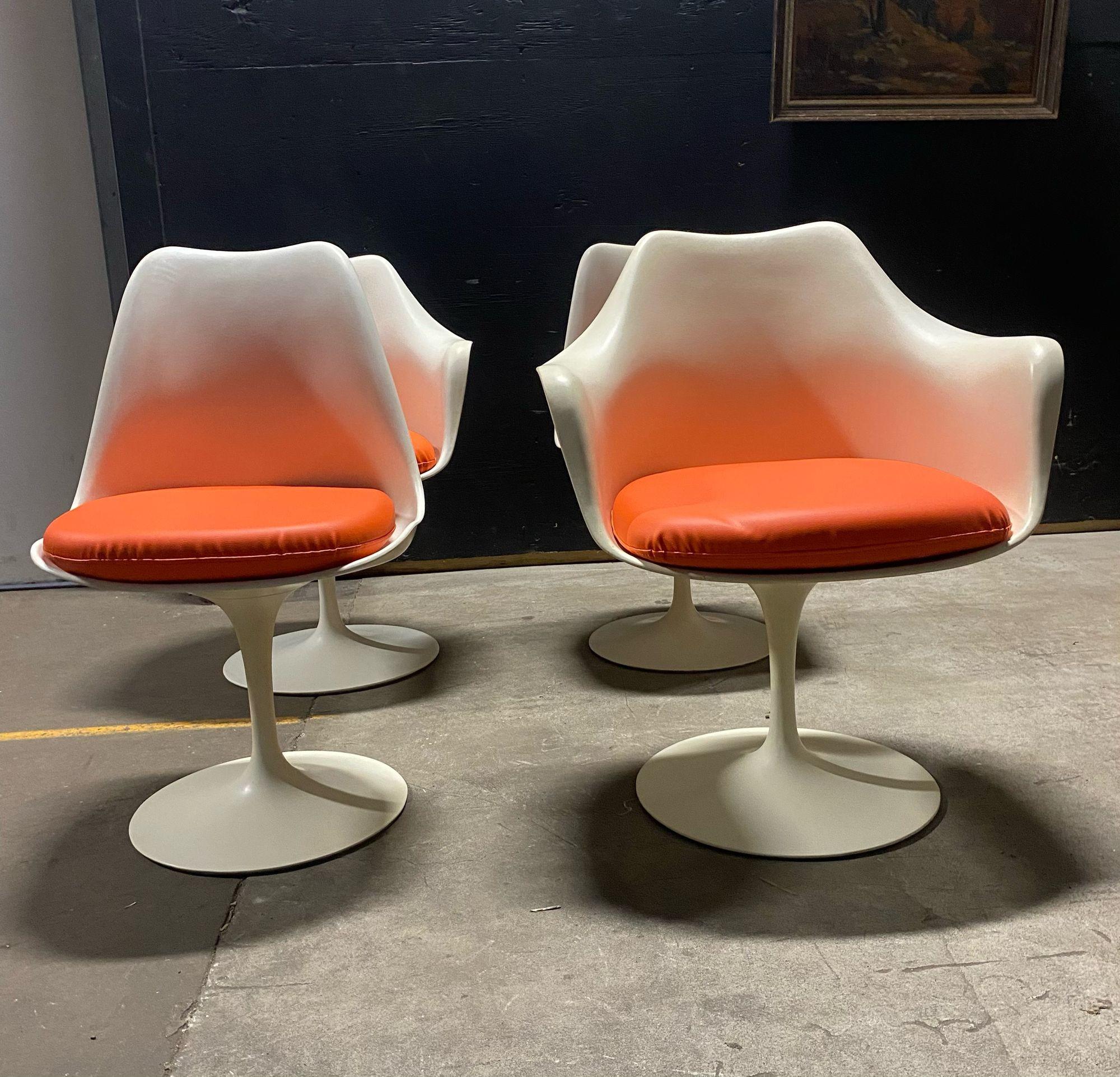 Satz von vier Vintage Knoll Eero Saarinen Tulip Stühlen im Angebot 3