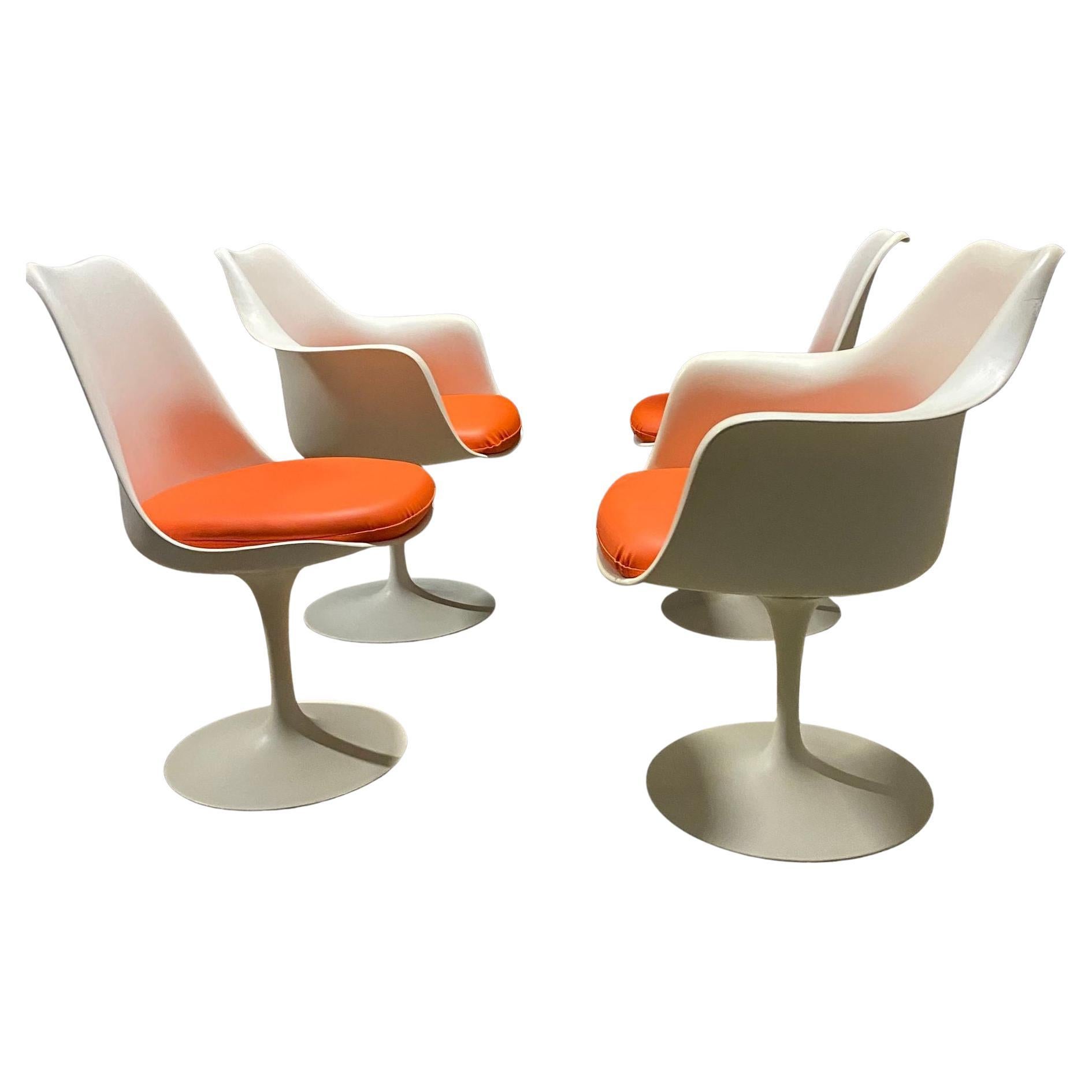 Satz von vier Vintage Knoll Eero Saarinen Tulip Stühlen im Angebot