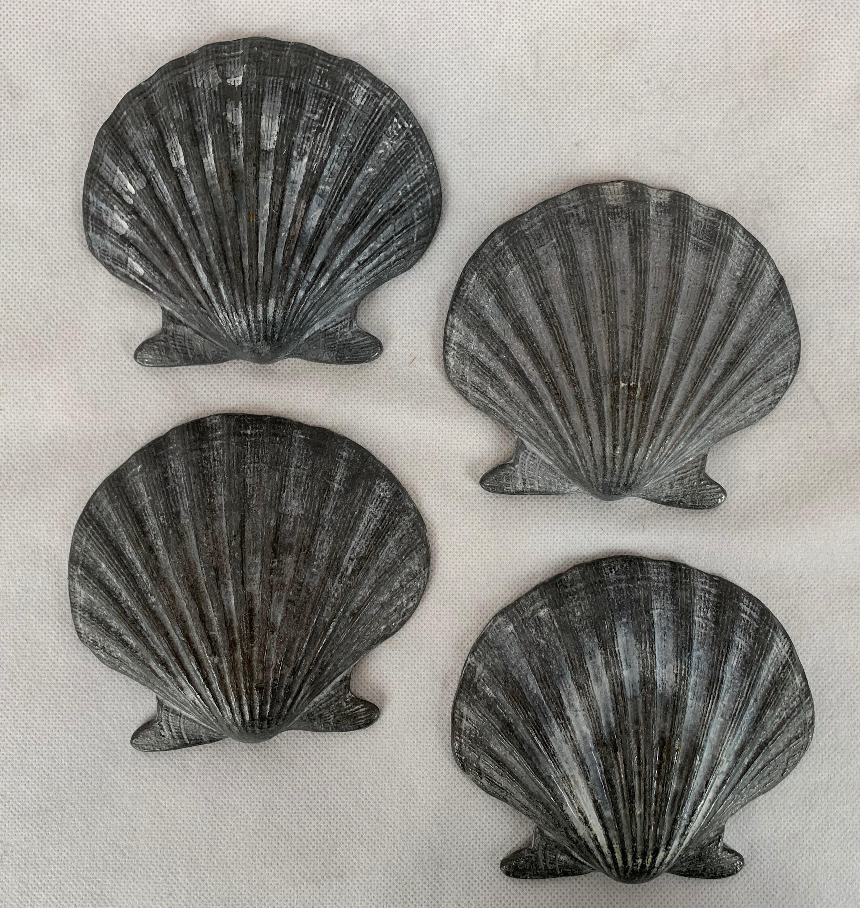 Set of Four Vintage Lead Scallop Shells for the Garden, Patio, Terrace In Good Condition In West Palm Beach, FL