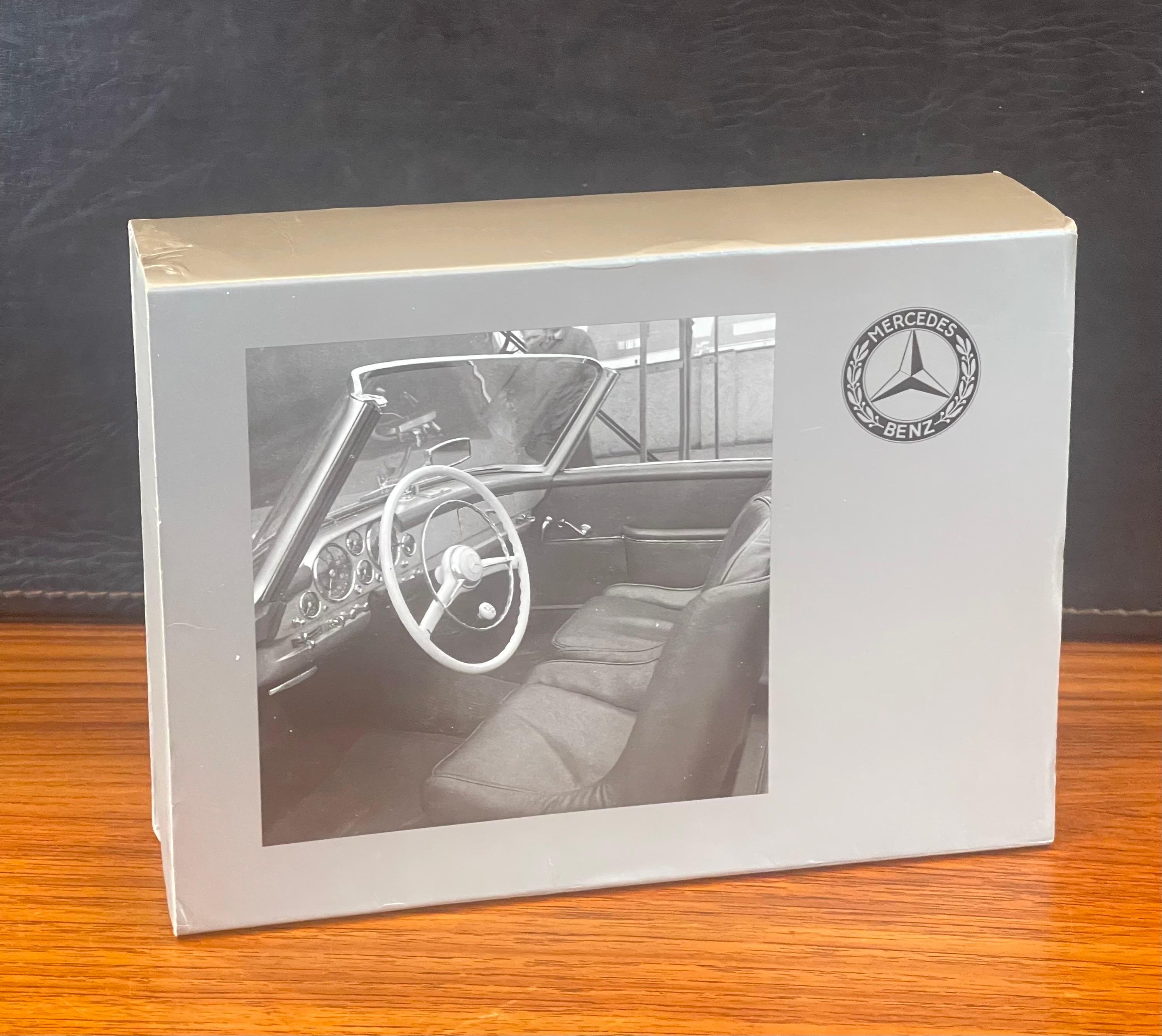 Set von vier Vintage „ Mercedes Benz“ Gear Shift Knob Bottle / Wein Stoppers, Vierer-Set im Angebot 3