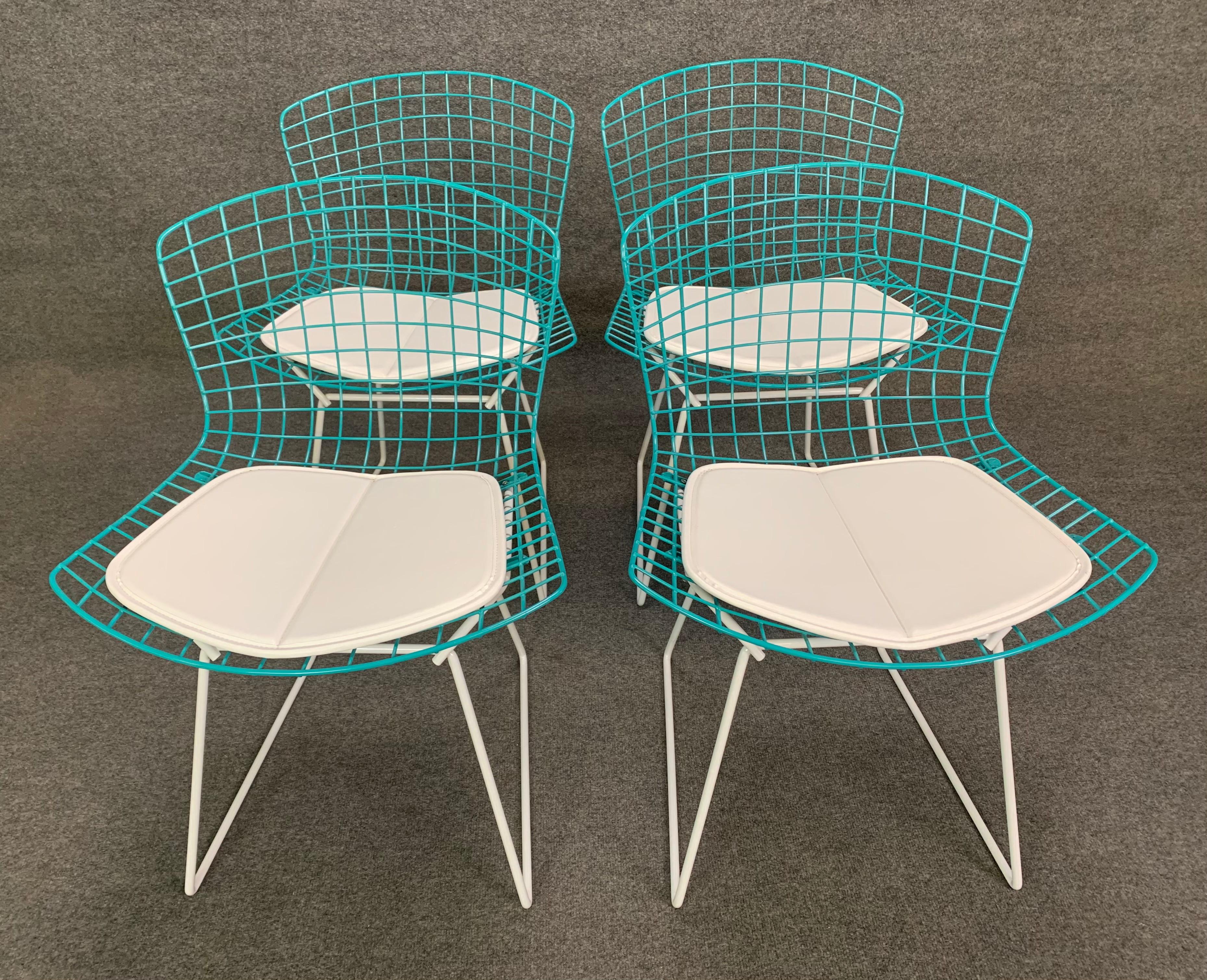 American Set of Four Vintage Mid-Century Modern Dining Chairs by Harry Bertoia for Knoll For Sale