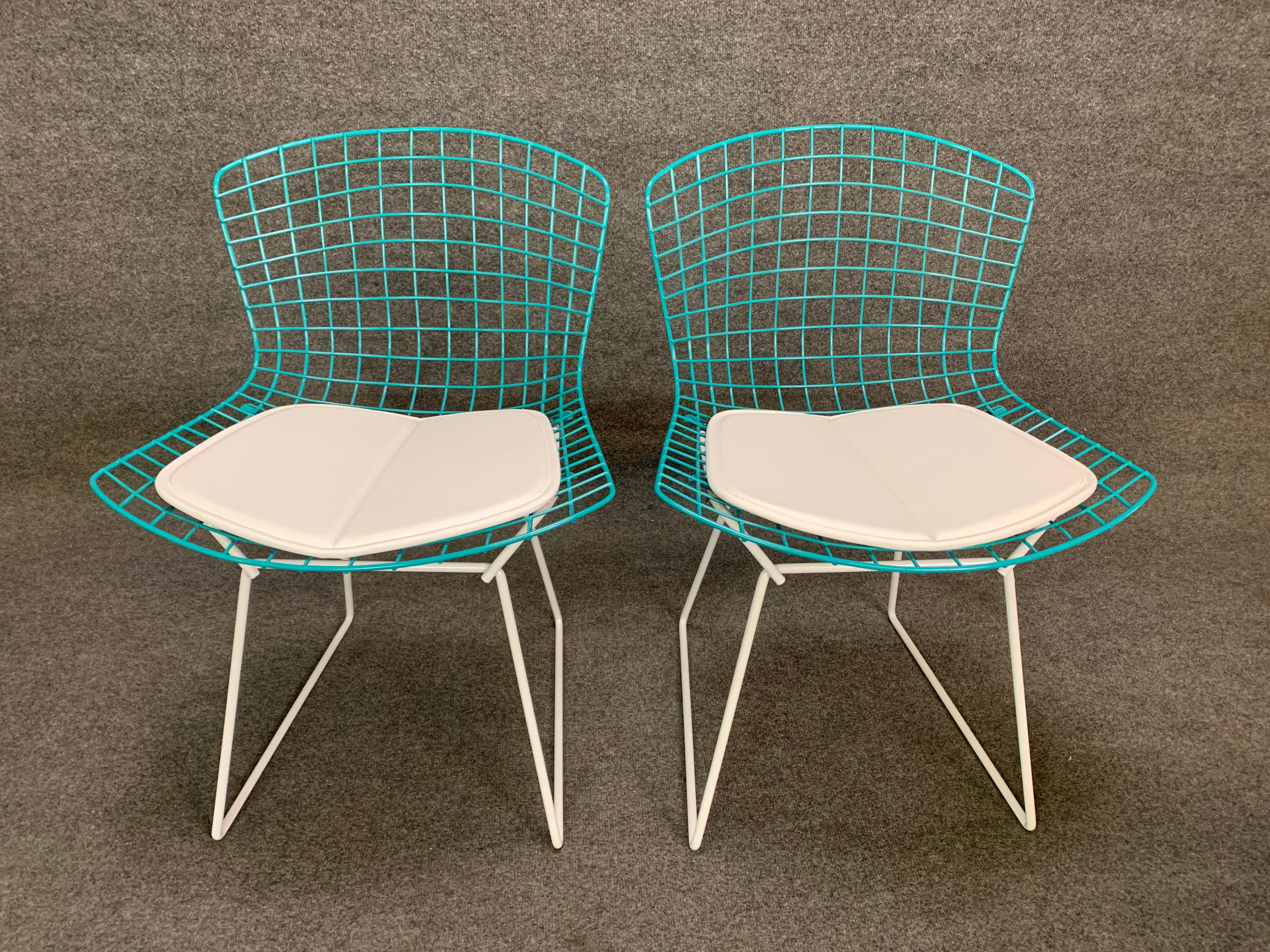 Set of Four Vintage Mid-Century Modern Dining Chairs by Harry Bertoia for Knoll For Sale 2