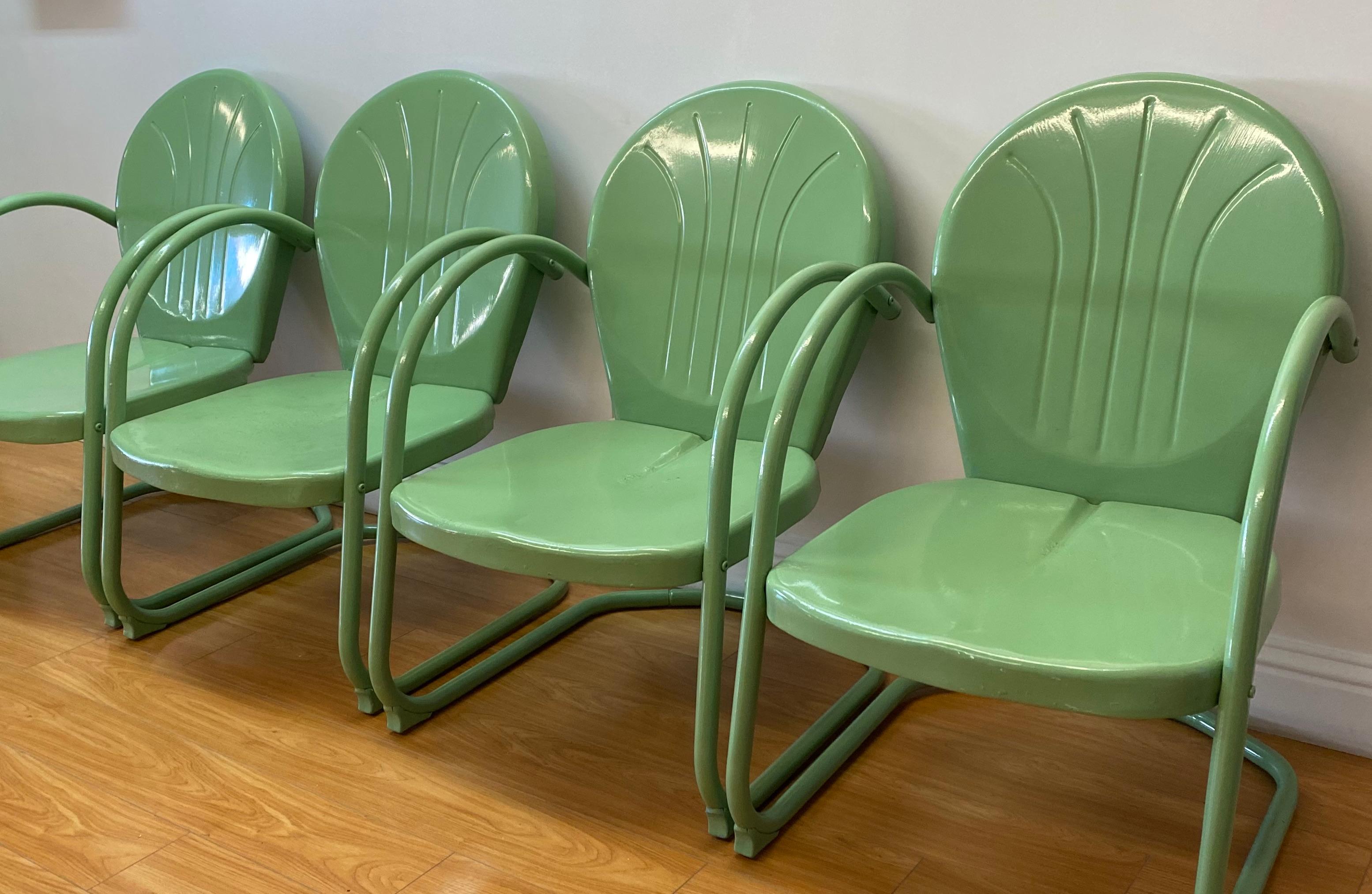 Set of Four Vintage Mint Green Enameled Metal Patio Garden Chairs, C.1940s In Good Condition In San Francisco, CA