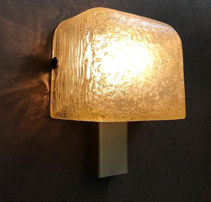 Juego de cuatro candelabros modernistas vintage de resina ámbar de Aqua Signal, Alemania, años 60 Resina en venta