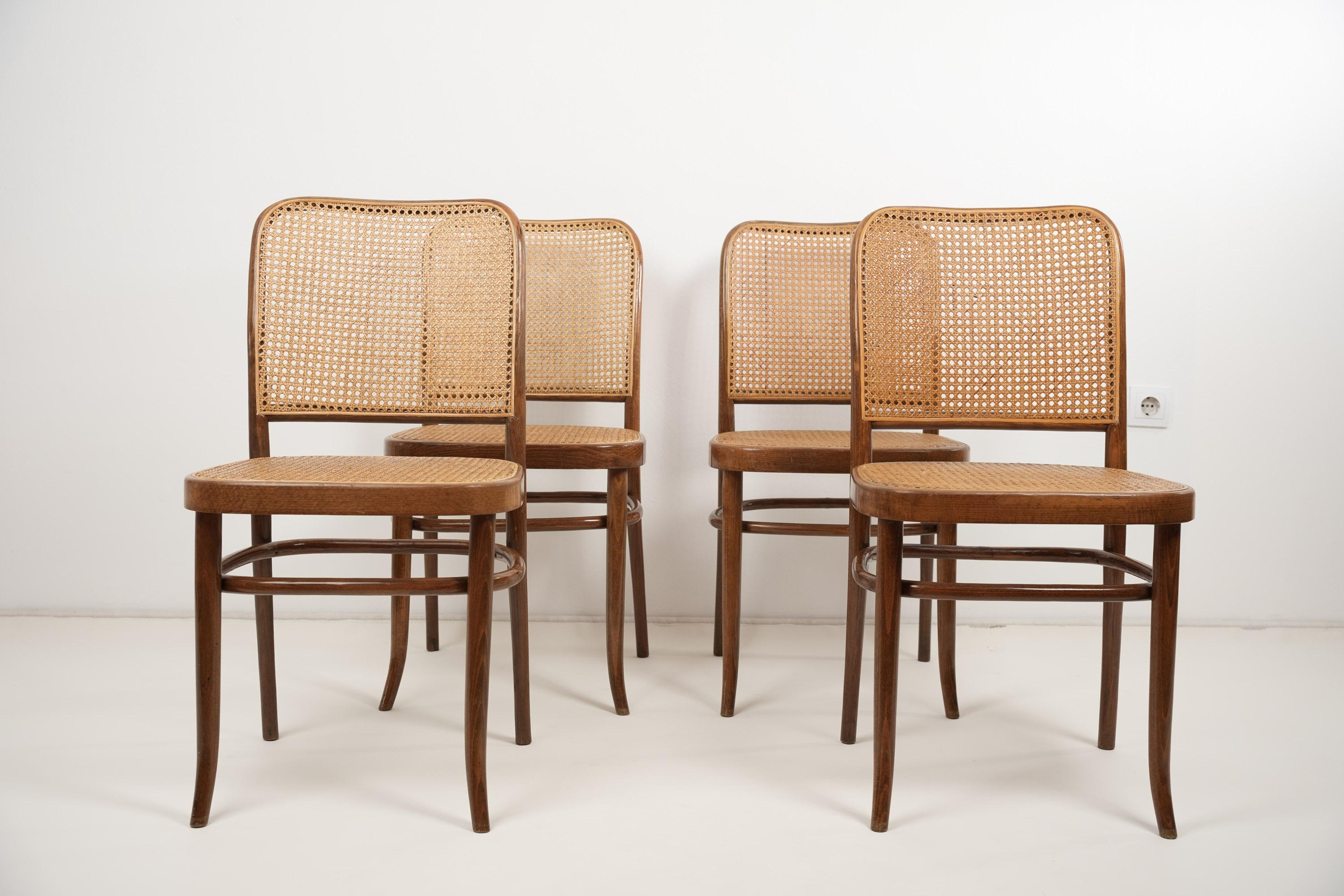 Ensemble de quatre chaises Vintage Prague 811 par Josef Hoffmann 1950s en vente 5