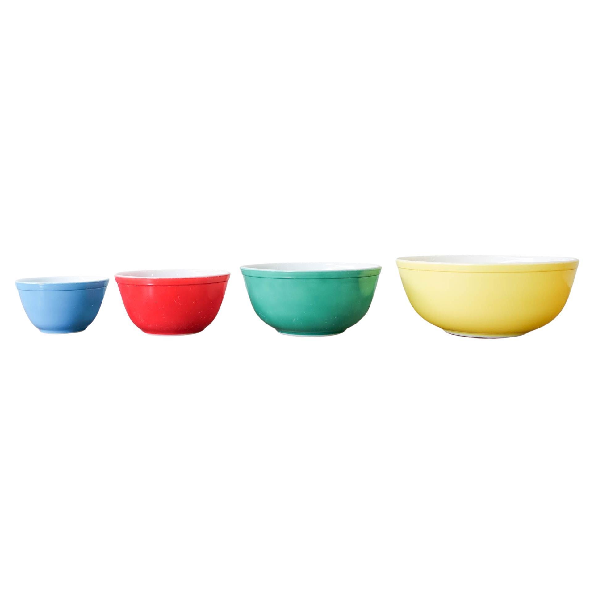 Set von vier Vintage PYREX Primärfarben-Mischschalen, 1950er-Jahre im Angebot