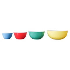 Set of Four Vintage Pyrex Primary Color Mixing Bowls, 1950s