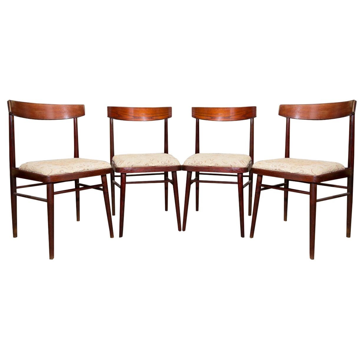 Ensemble de quatre chaises vintage en hêtre acajou JITONA:: Tchécoslovaquie:: 1970