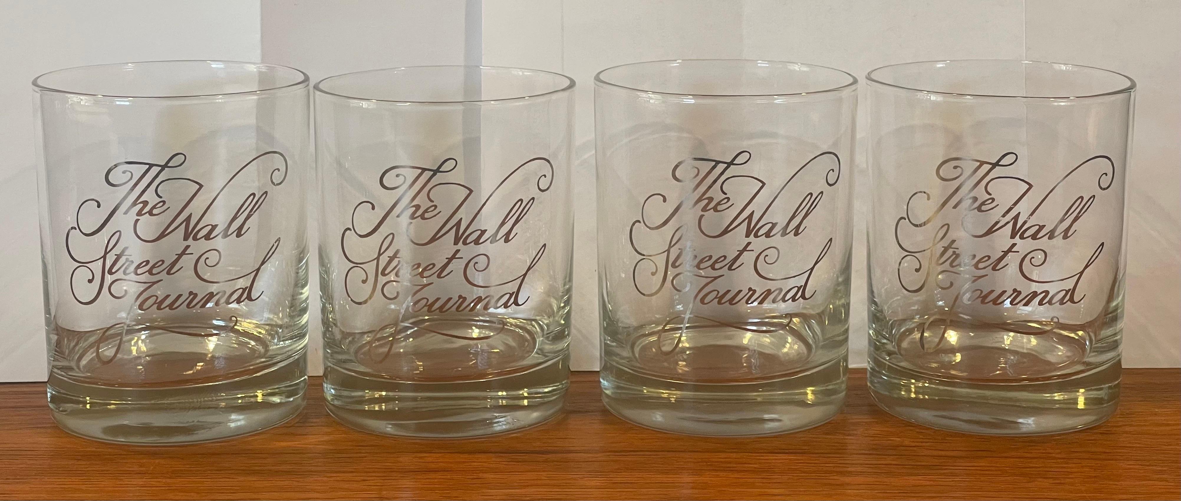 Set von vier Vintage-Cocktailgläsern „Wall Street Journal“ in Schachtel von Houze Art a (amerikanisch) im Angebot